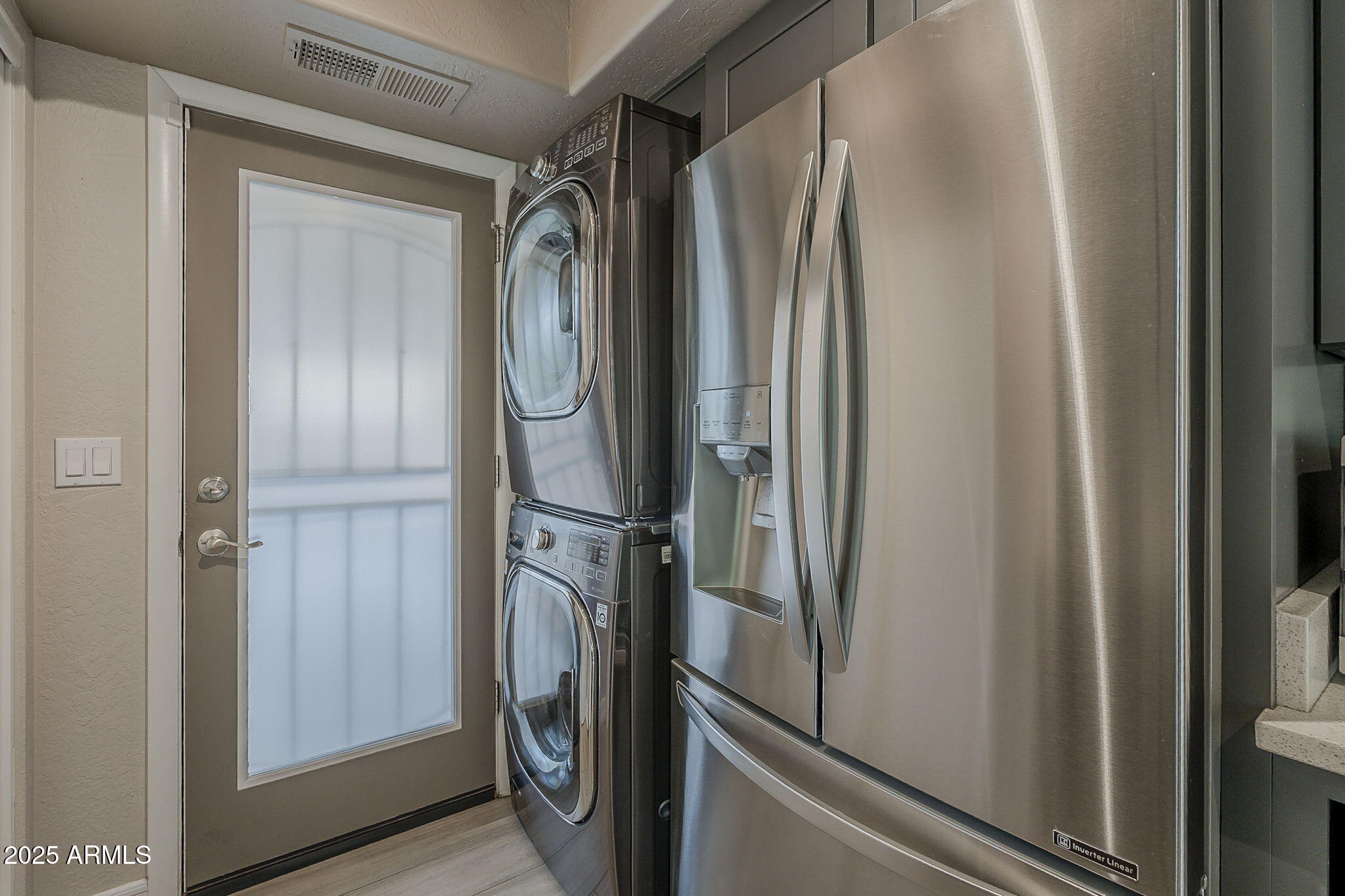 10409 N 10TH Street, 1