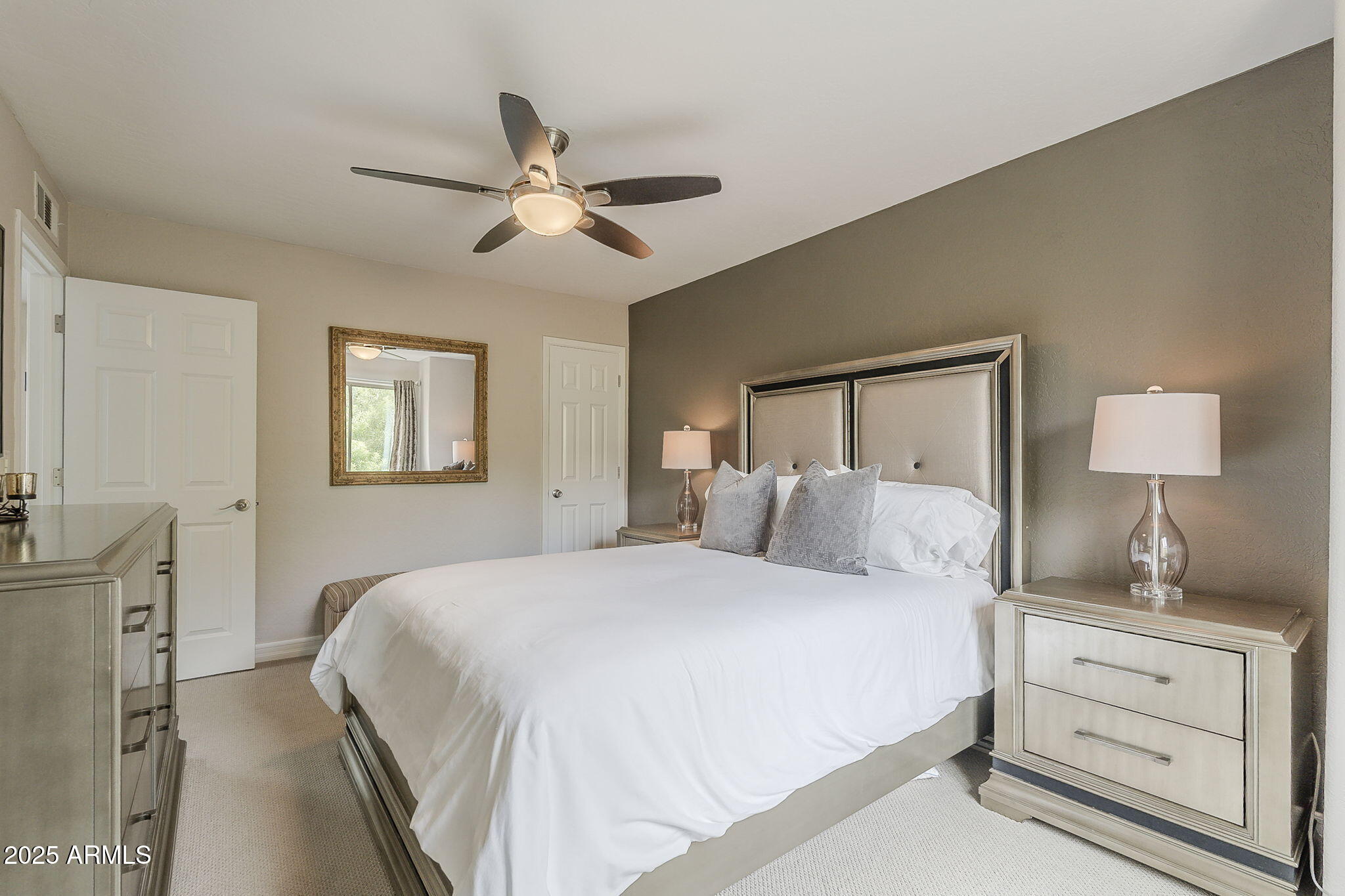 10409 N 10TH Street, 1