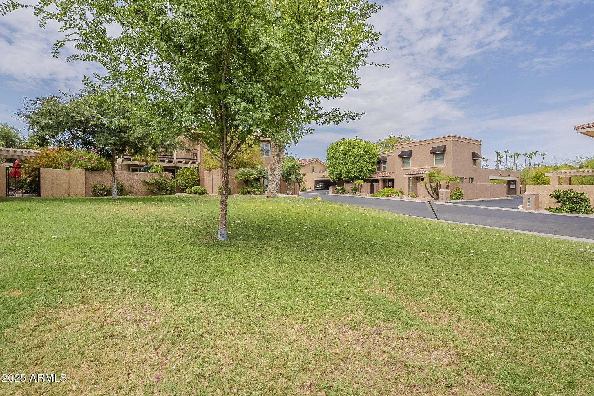 10409 N 10TH Street, 1