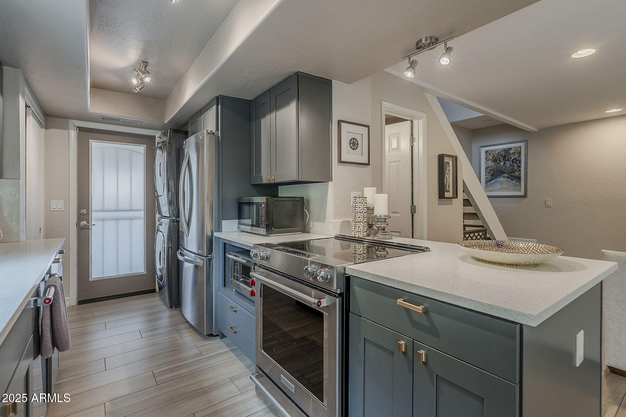 10409 N 10TH Street, 1