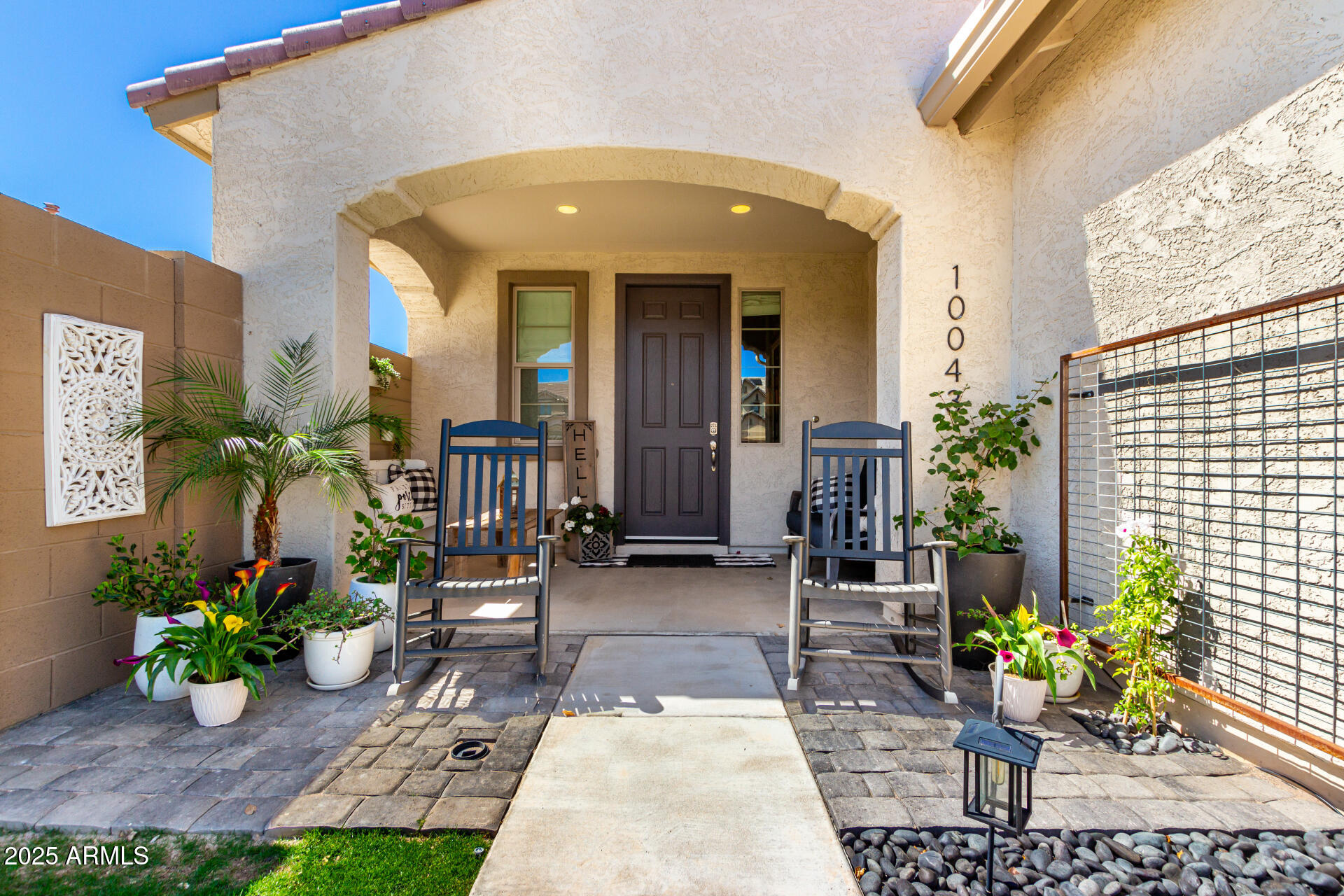 10043 W FOOTHILL Drive