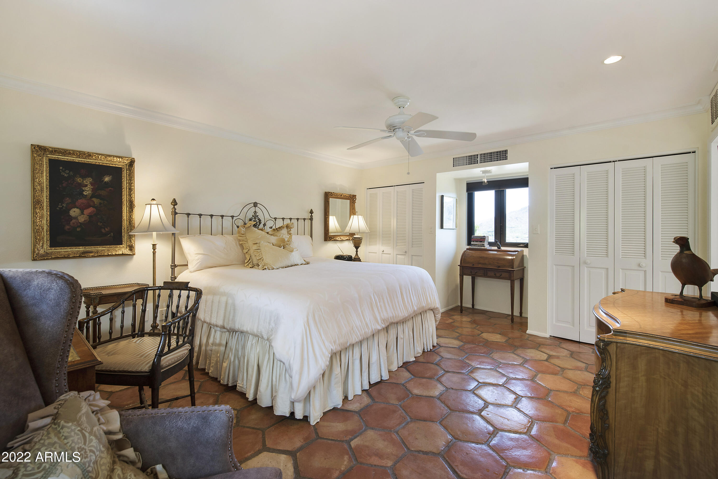 5434 E LINCOLN Drive, 72