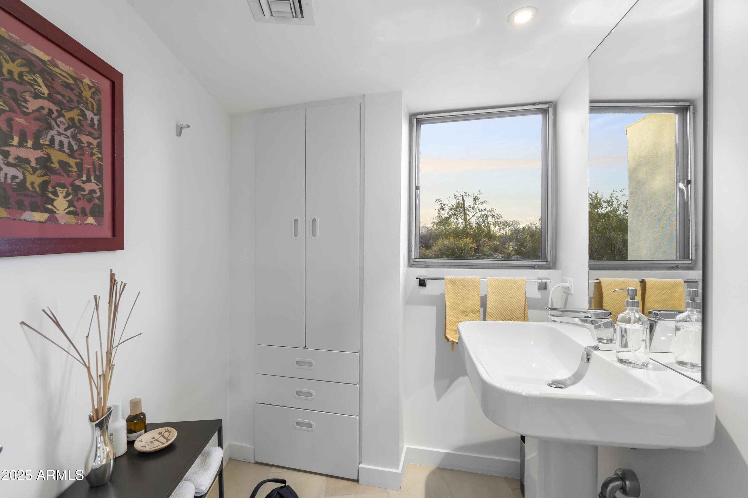 7915 E PRIMROSE Path