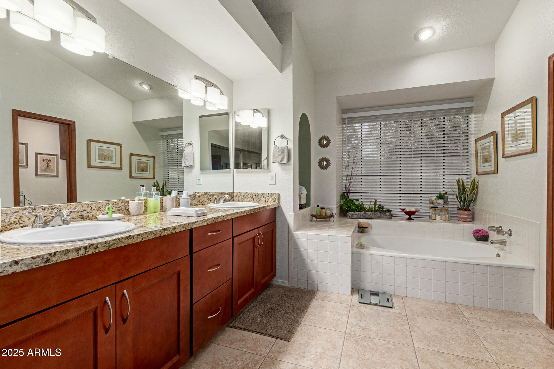 6231 W GRANDVIEW Road