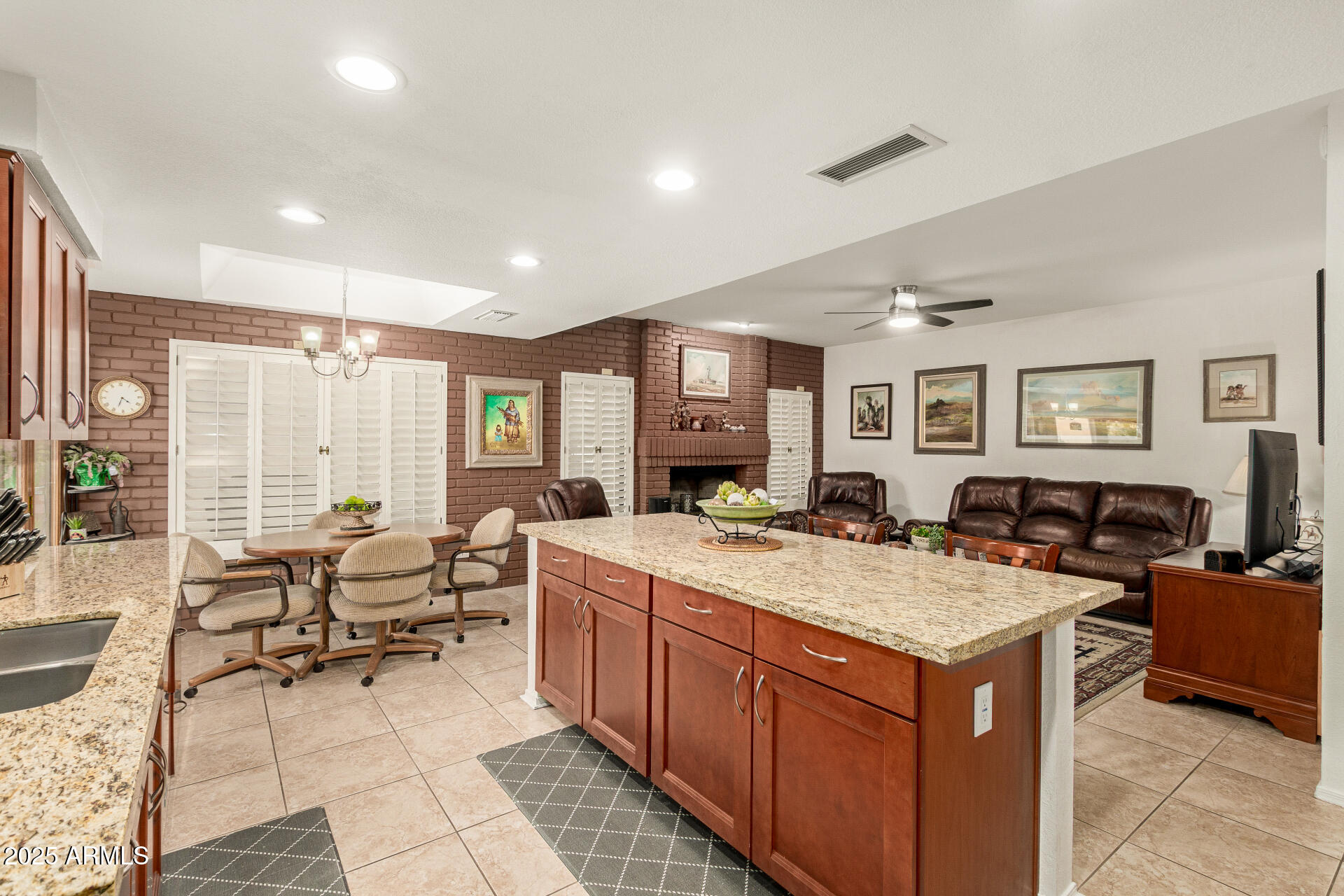 6231 W GRANDVIEW Road