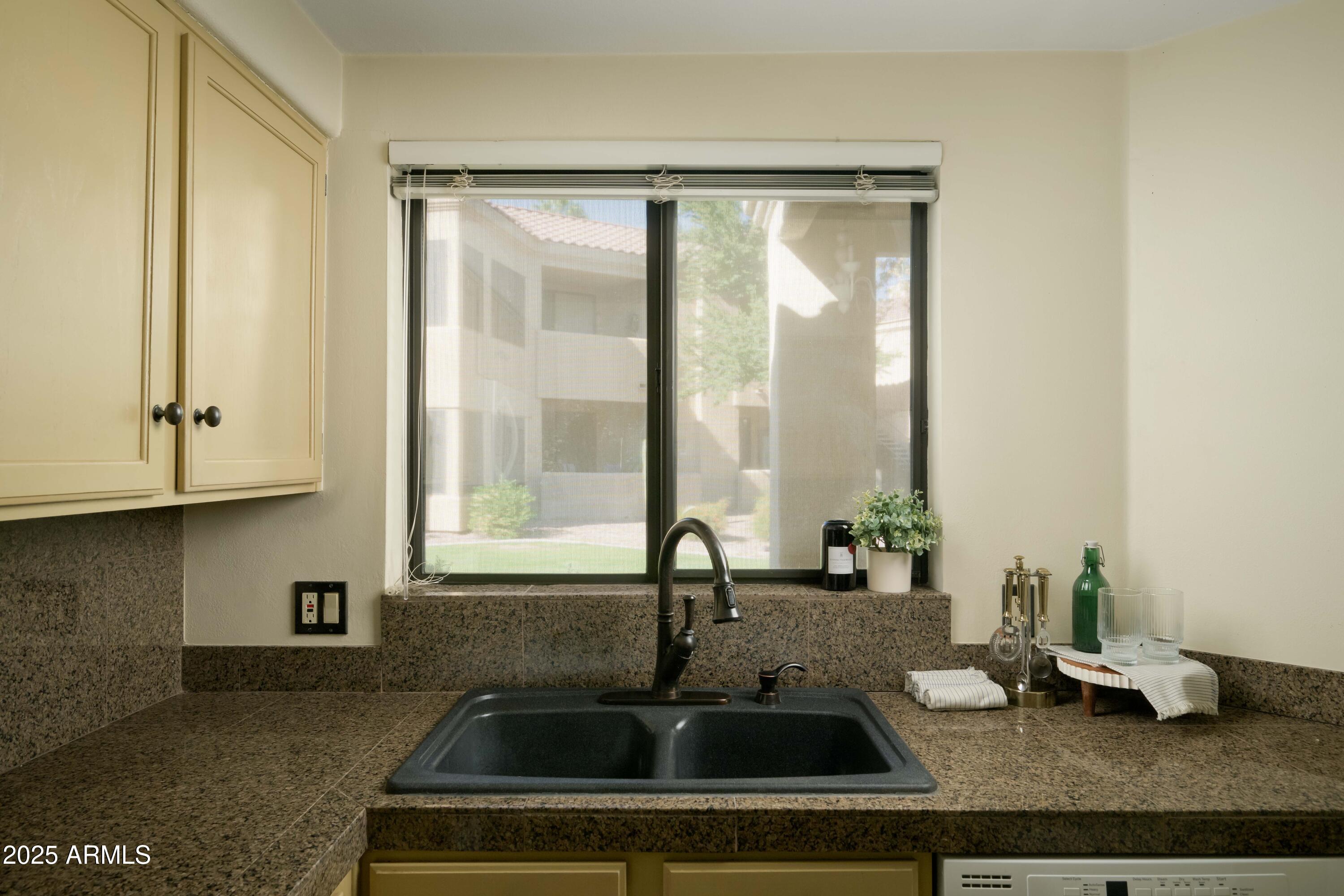 7575 E INDIAN BEND Road, 1118