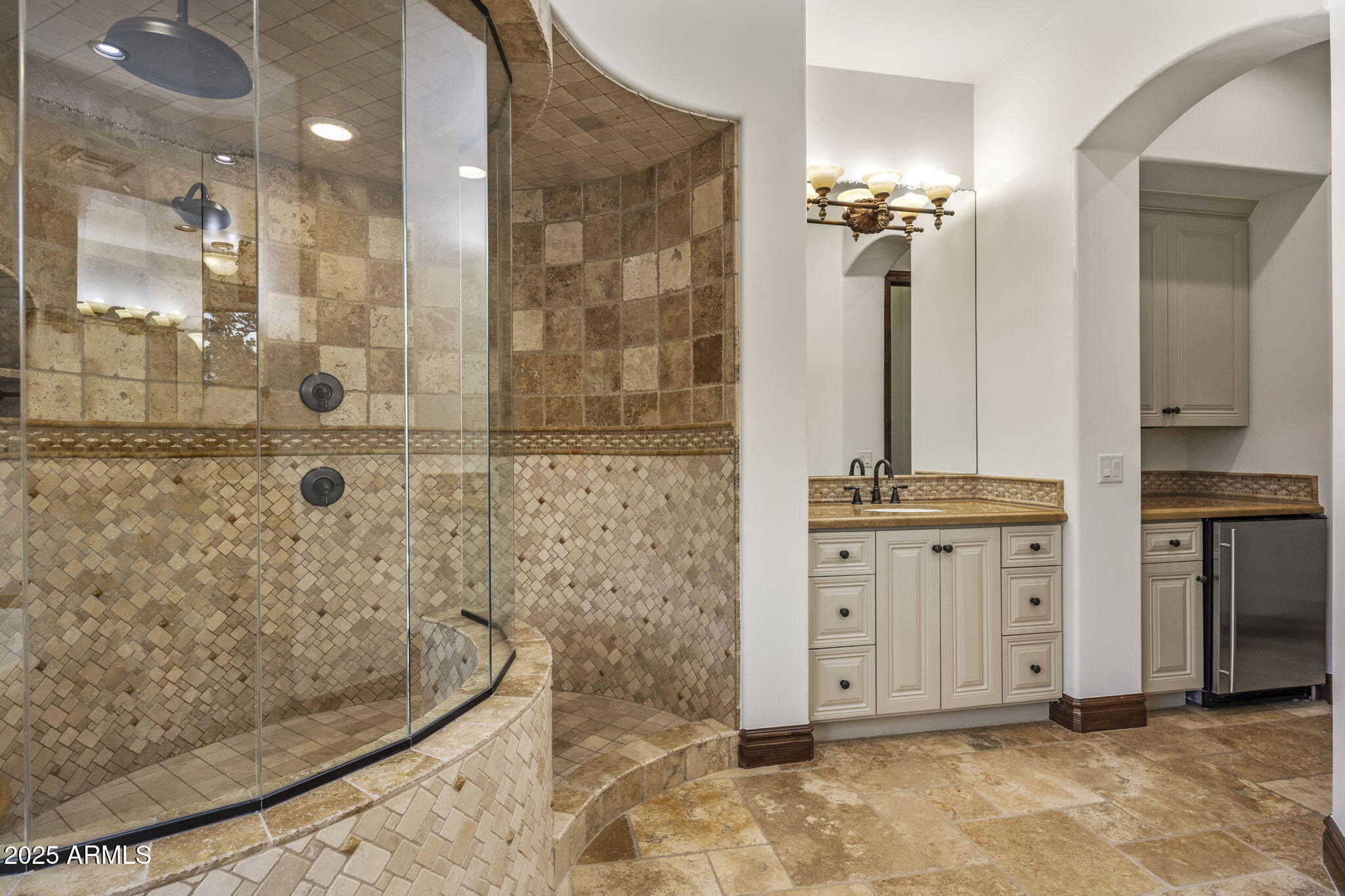 10537 N CRESTVIEW Drive