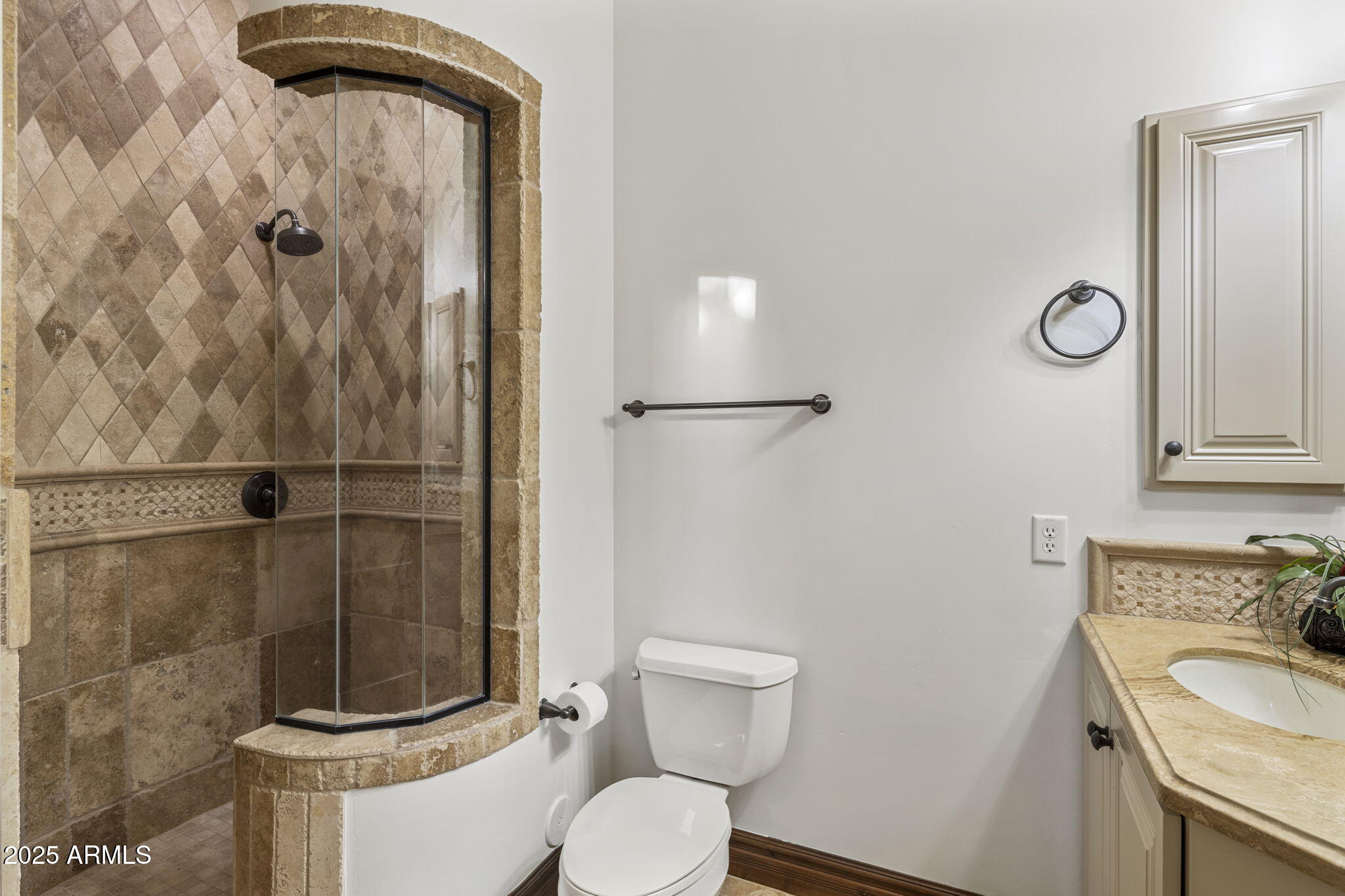 10537 N CRESTVIEW Drive