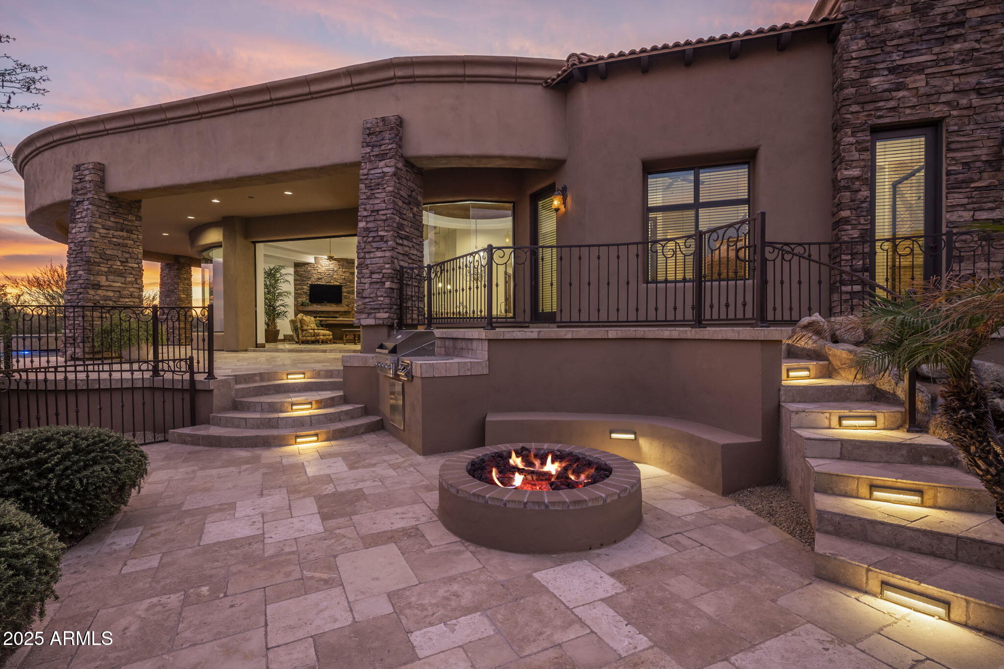 10537 N CRESTVIEW Drive