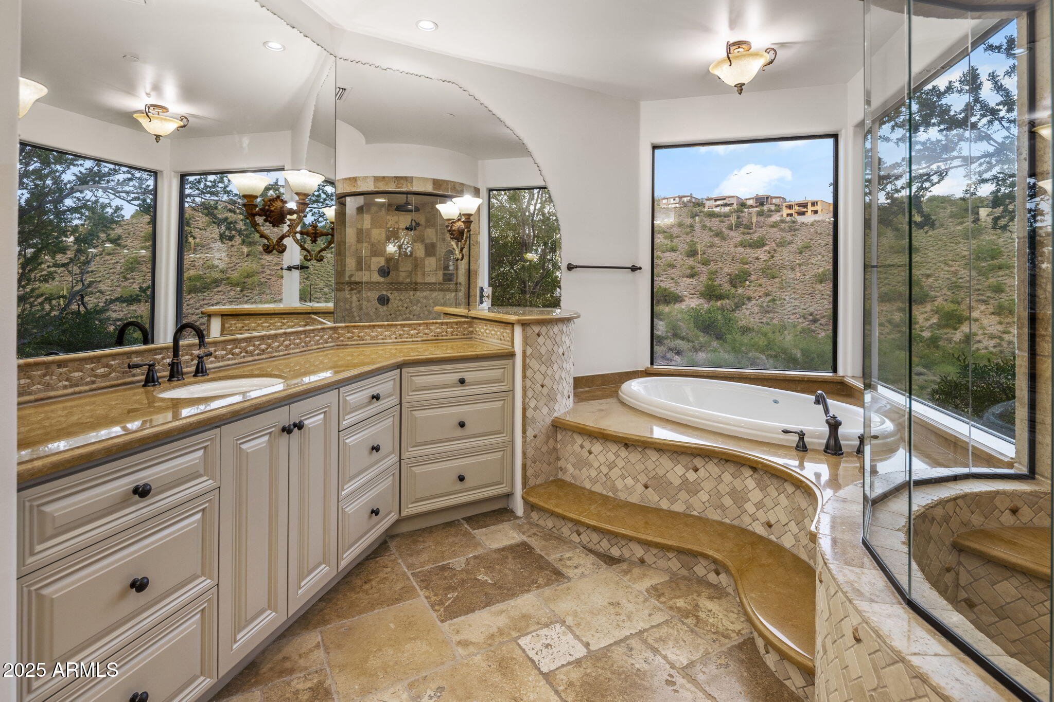 10537 N CRESTVIEW Drive