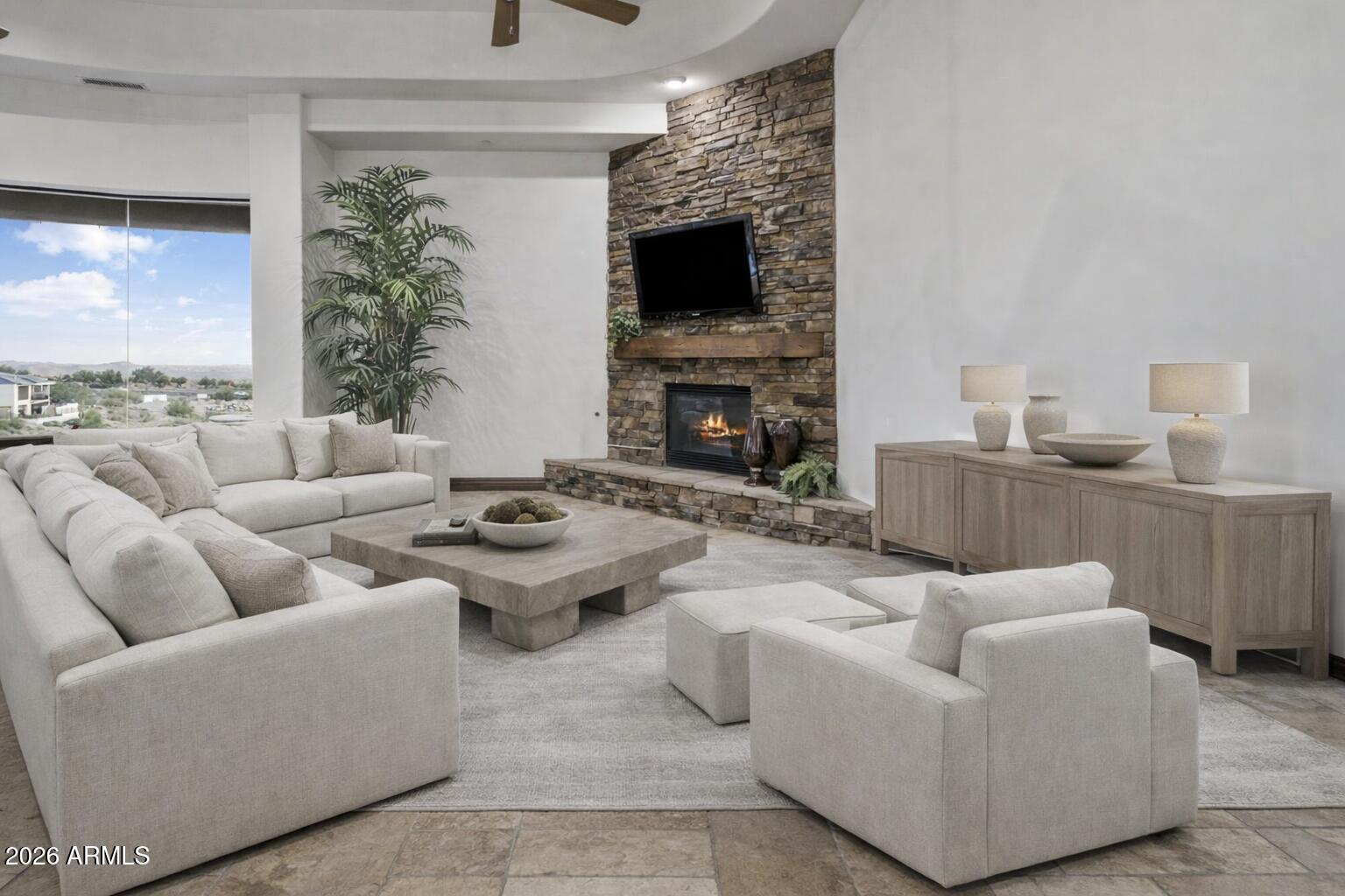 10537 N CRESTVIEW Drive