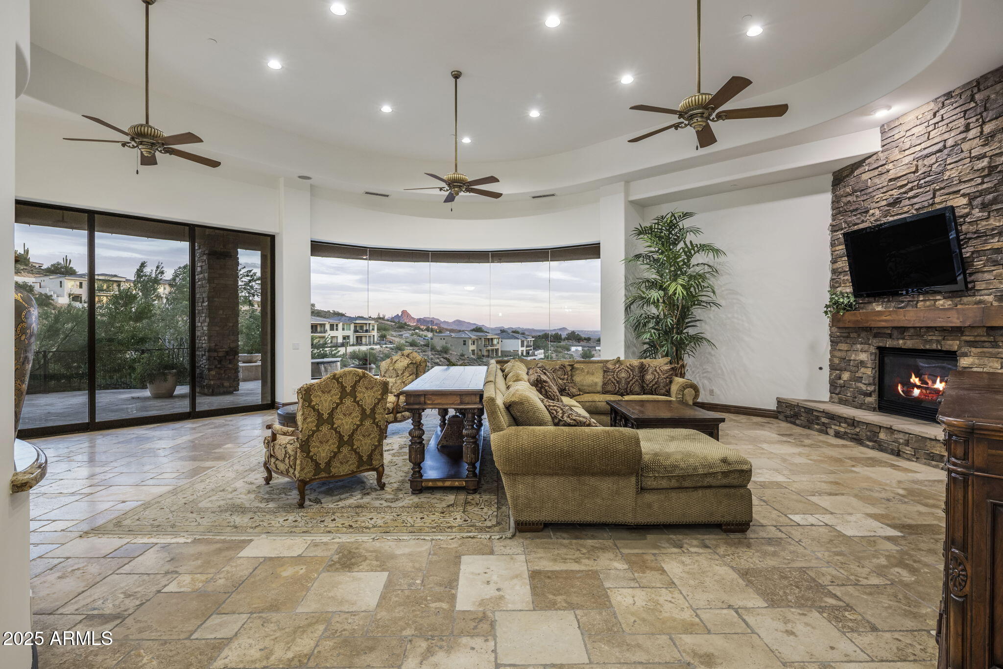 10537 N CRESTVIEW Drive