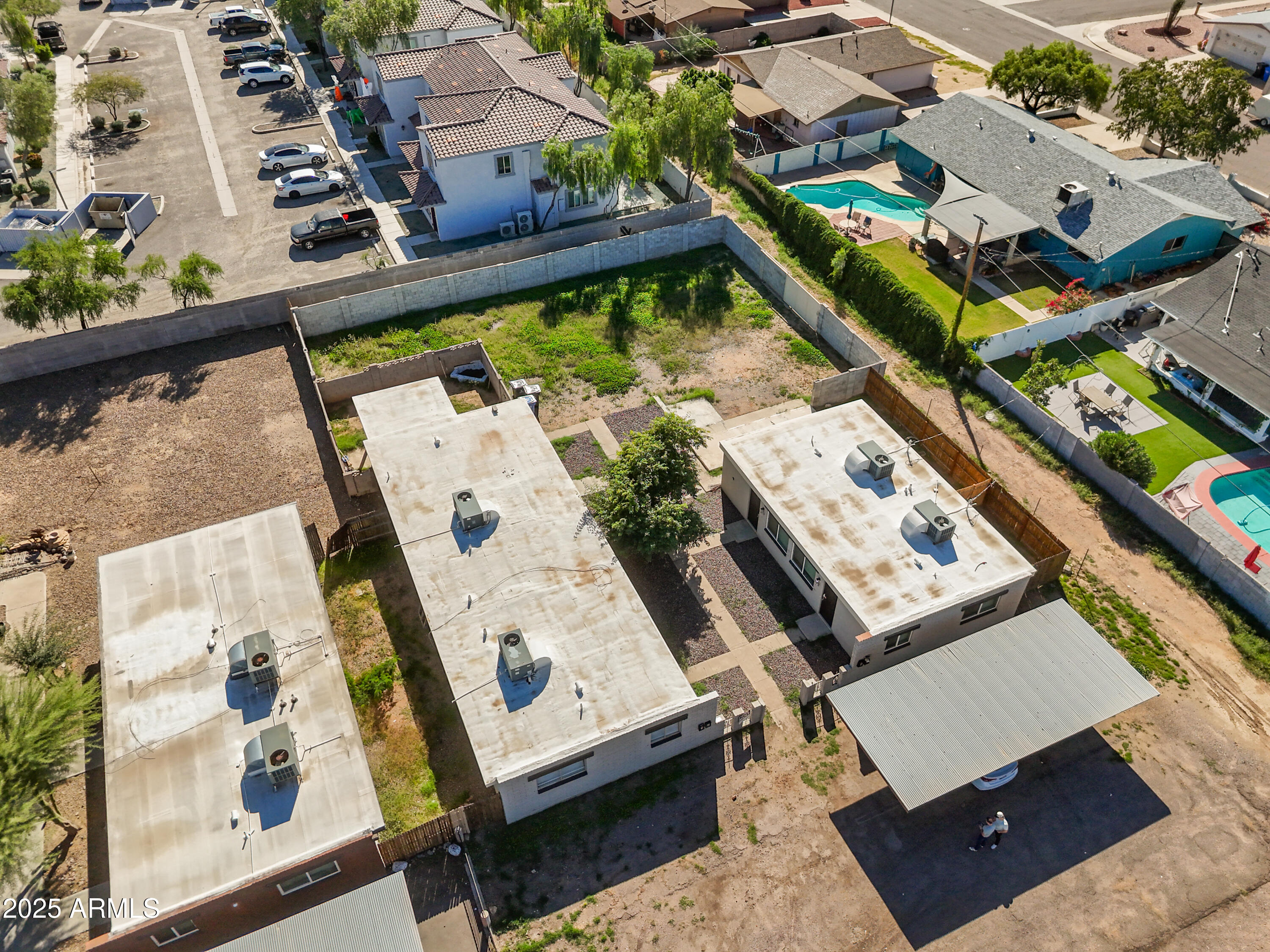 1925 W VILLAGE Drive