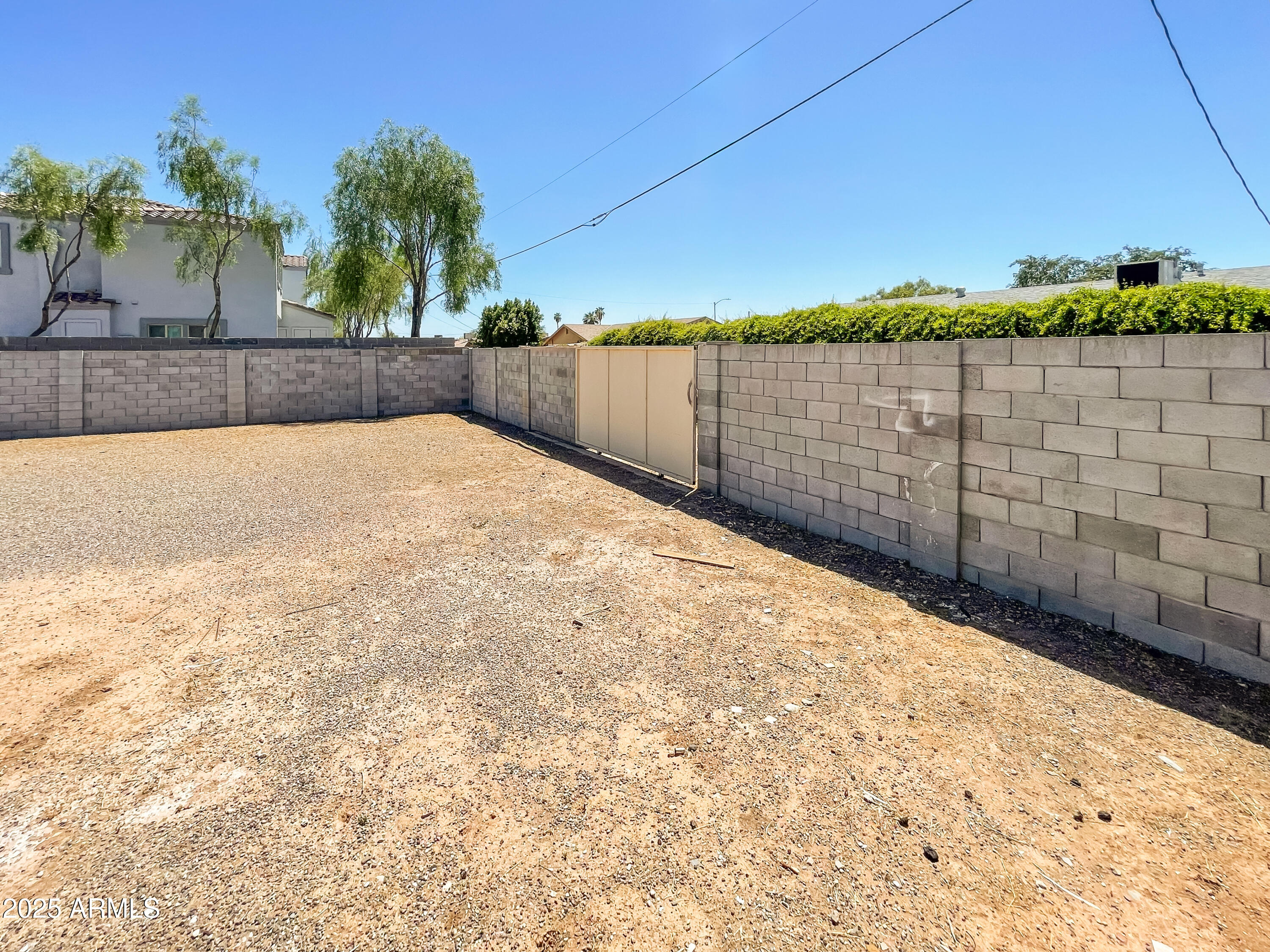 1925 W VILLAGE Drive