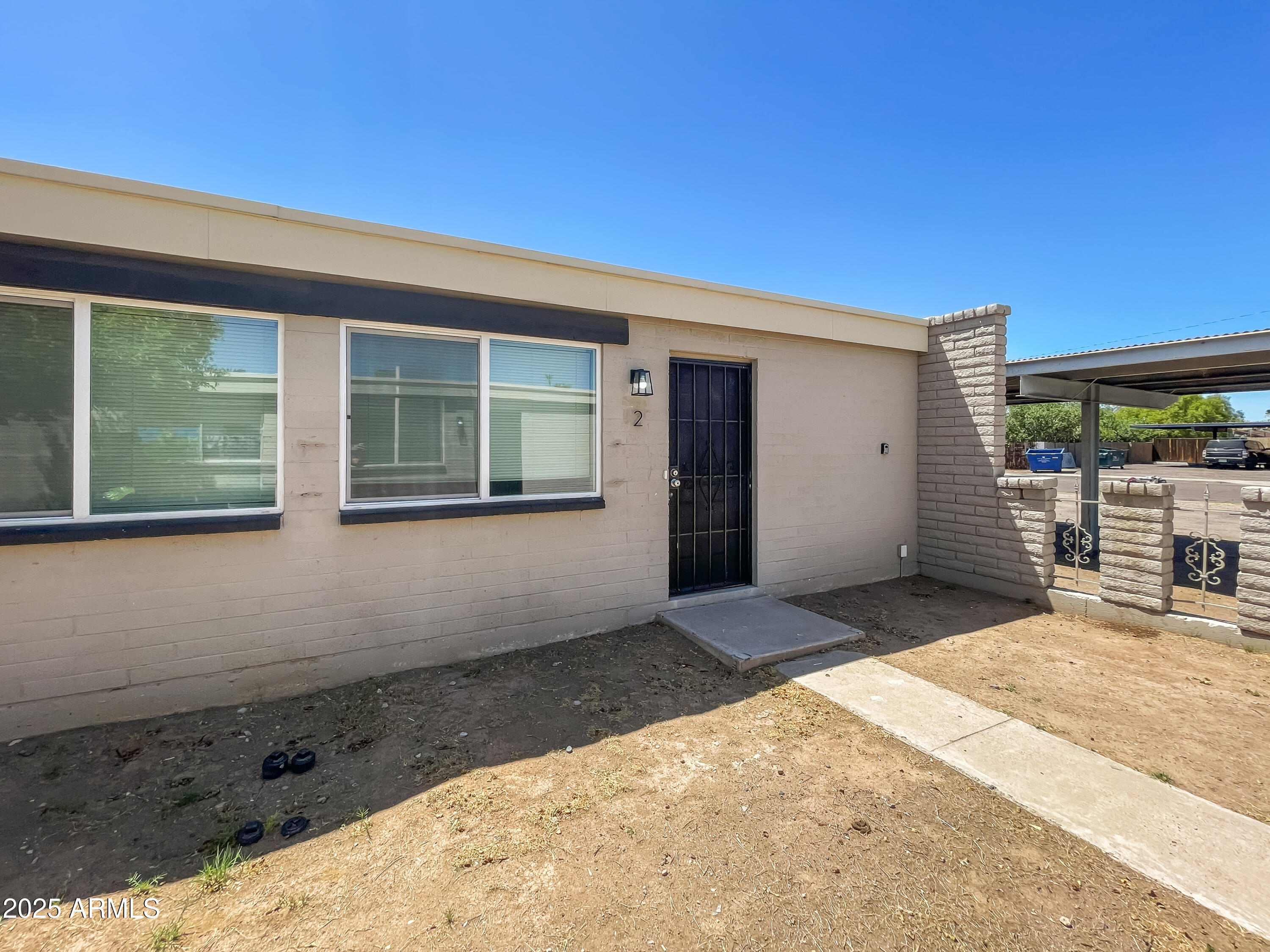 1925 W VILLAGE Drive