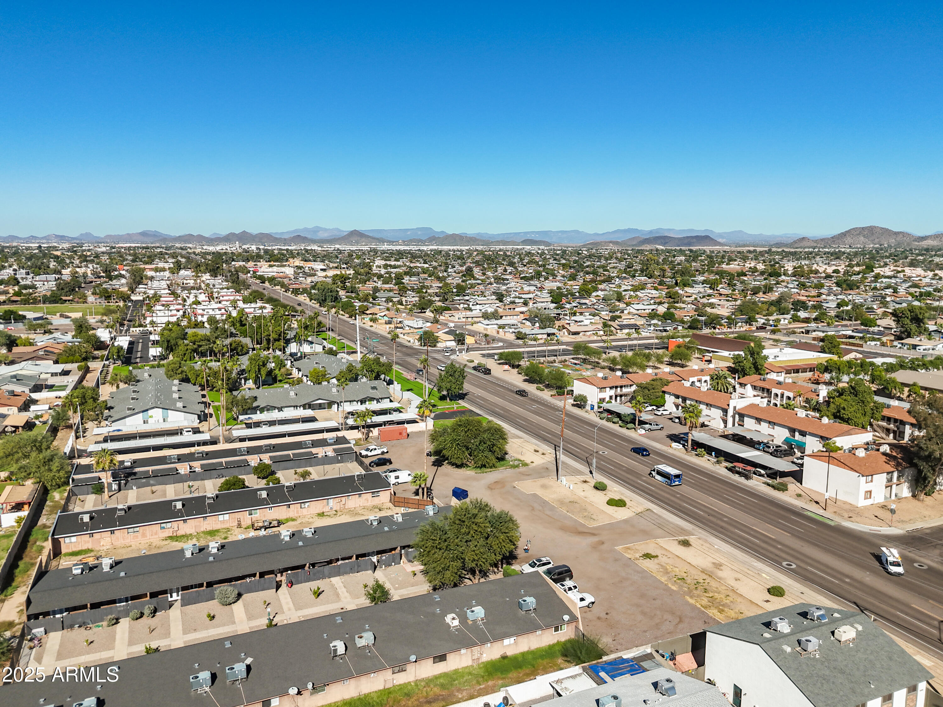 1925 W VILLAGE Drive