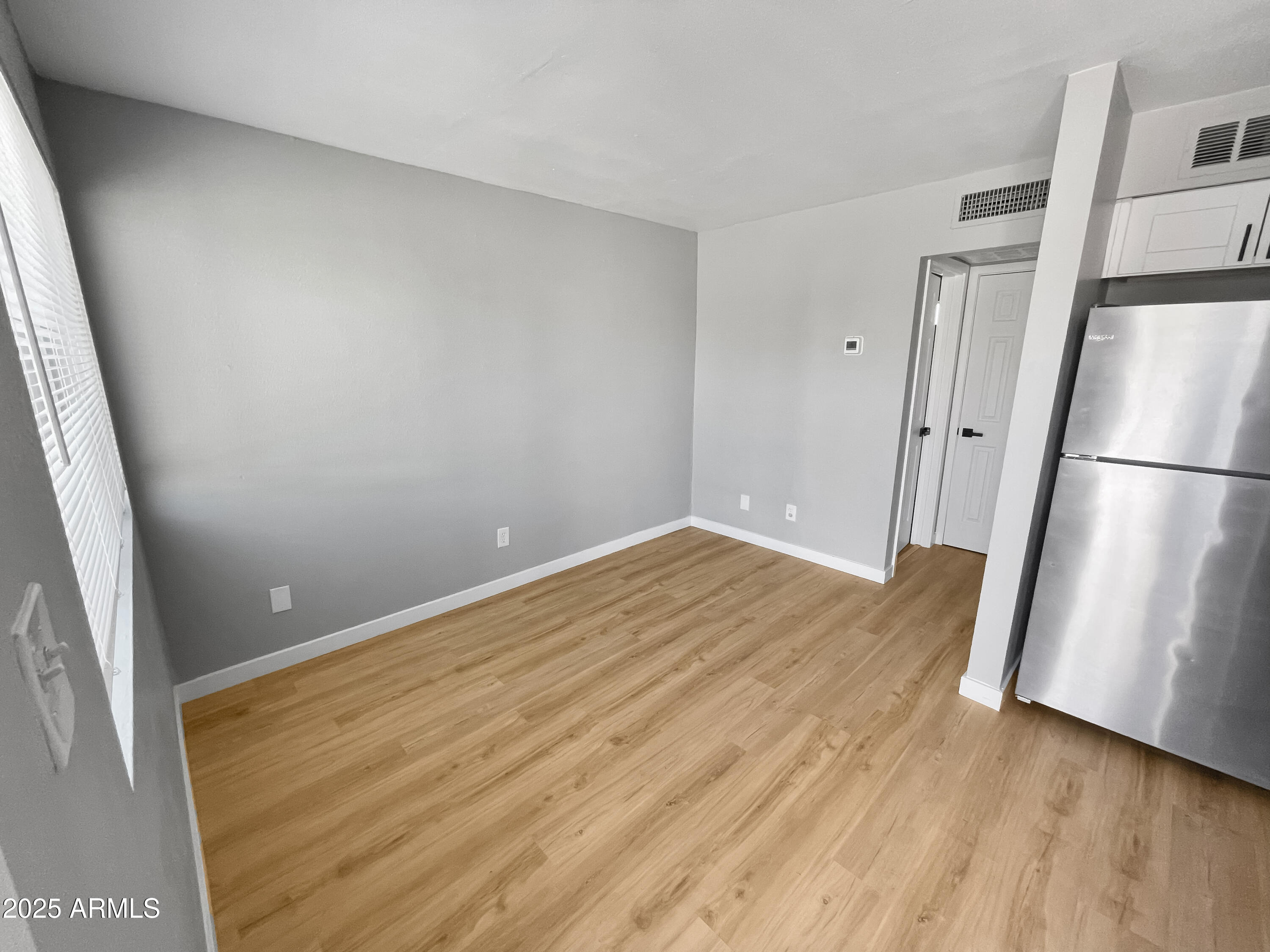 1925 W VILLAGE Drive