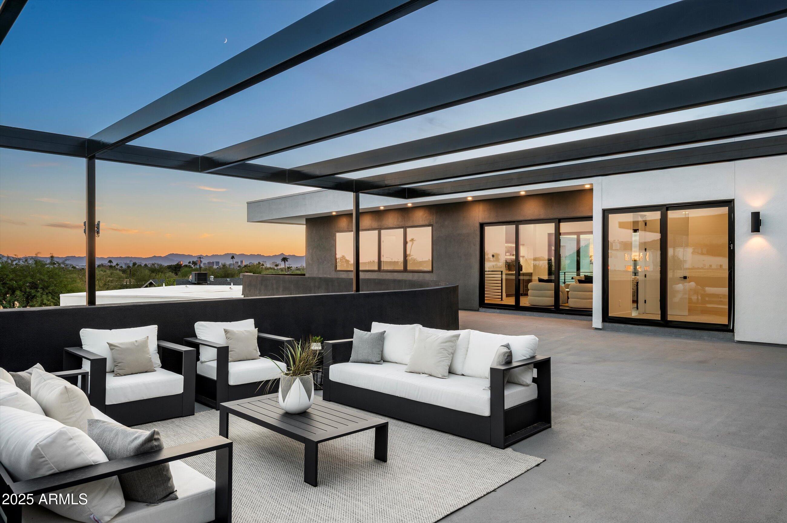 1831 E PALMAIRE Avenue