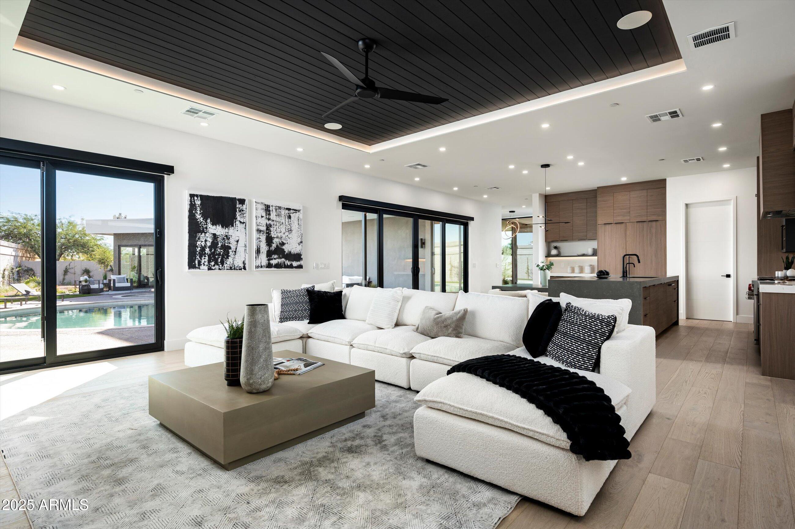 1831 E PALMAIRE Avenue