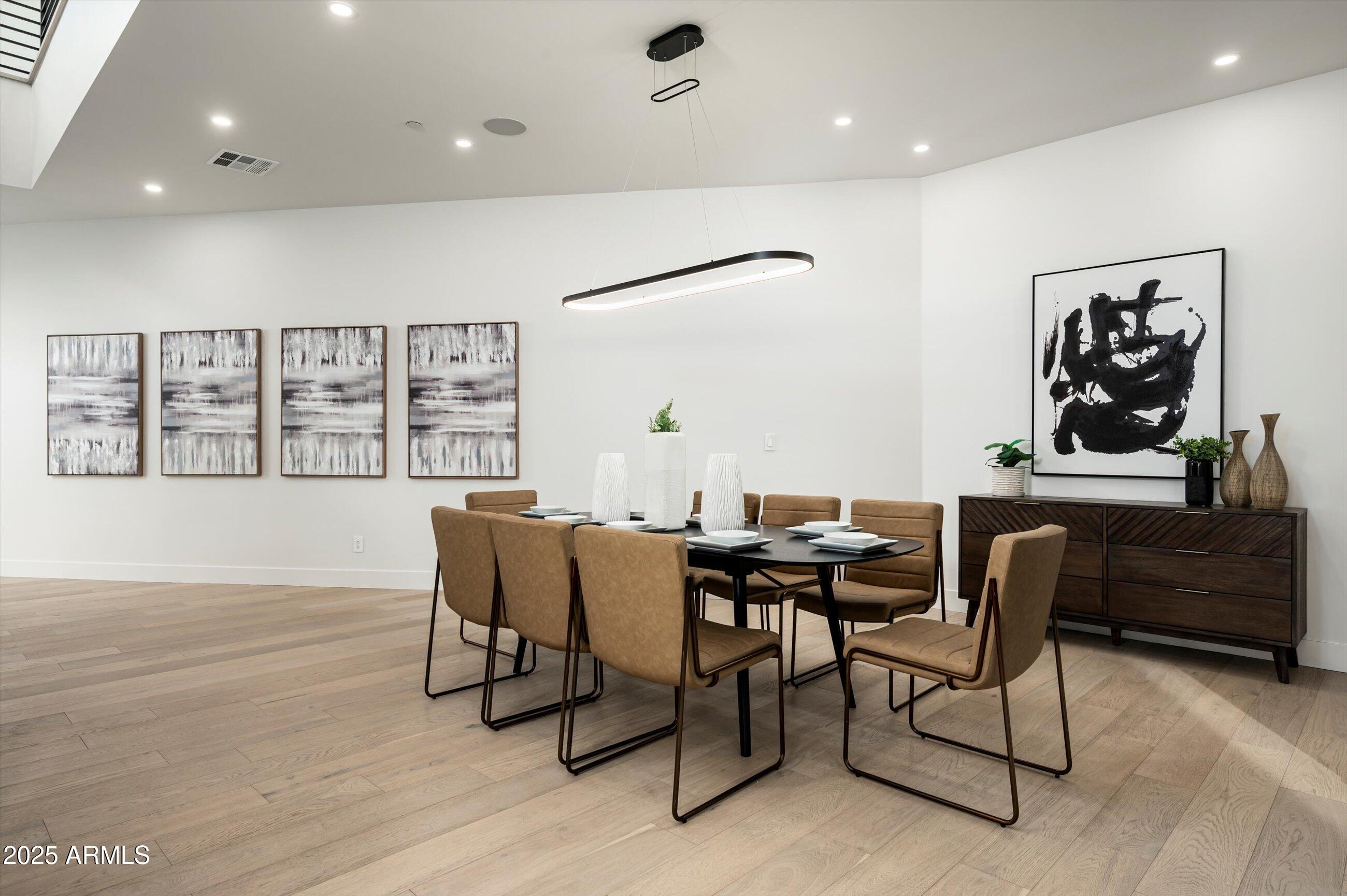 1831 E PALMAIRE Avenue