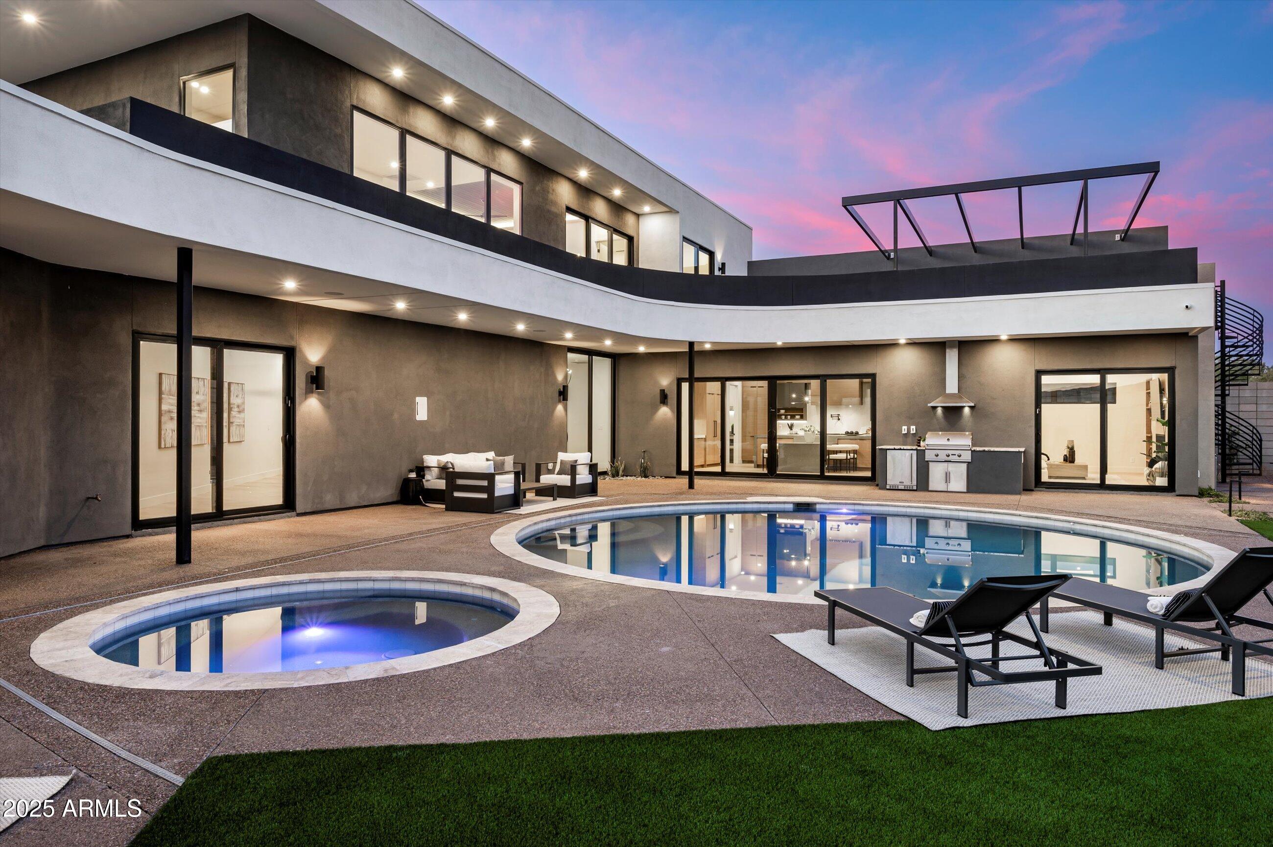 1831 E PALMAIRE Avenue