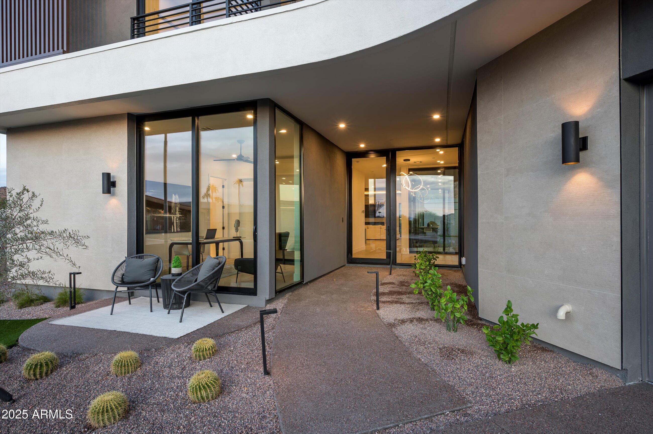 1831 E PALMAIRE Avenue