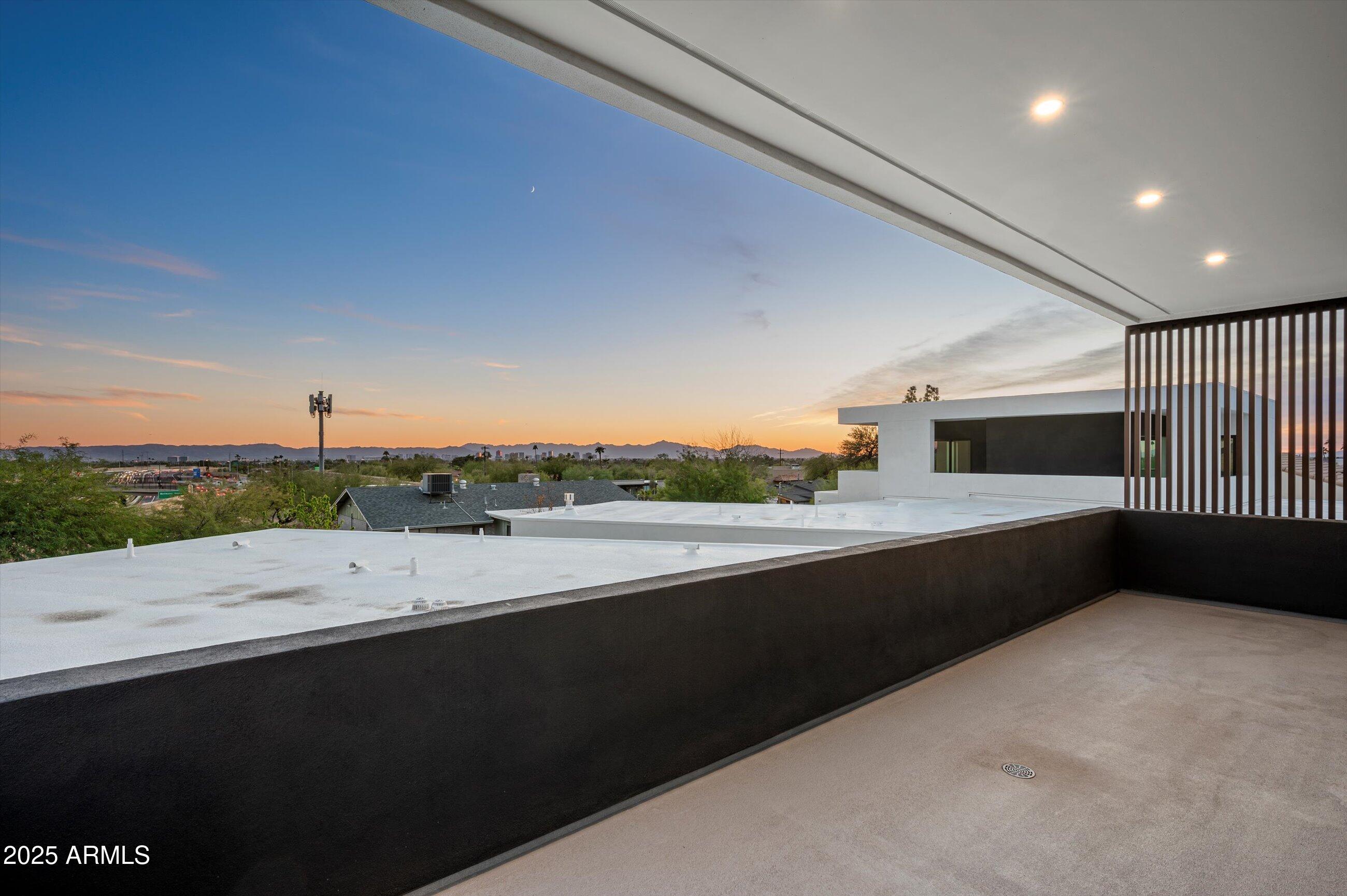 1831 E PALMAIRE Avenue