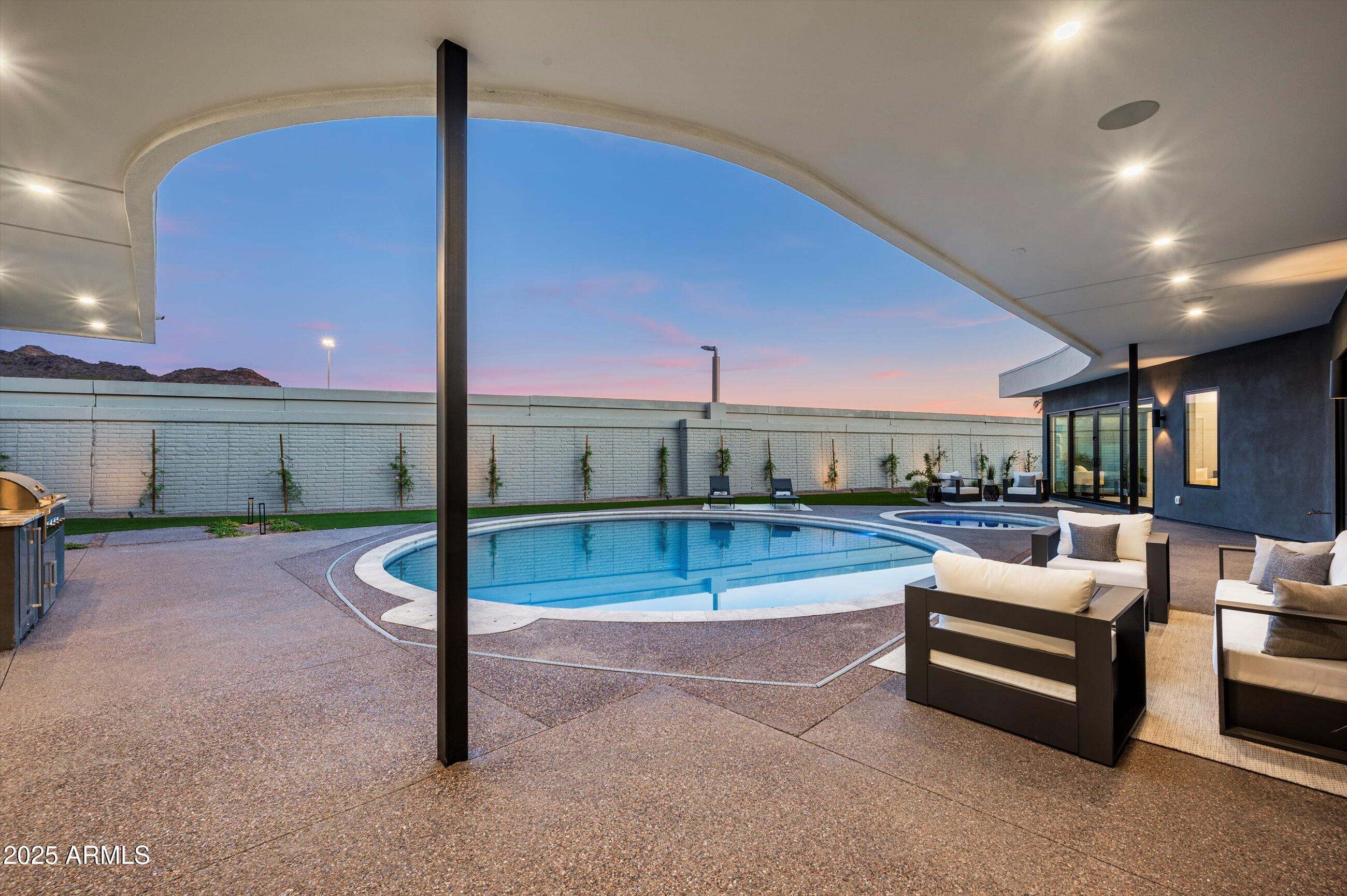 1831 E PALMAIRE Avenue