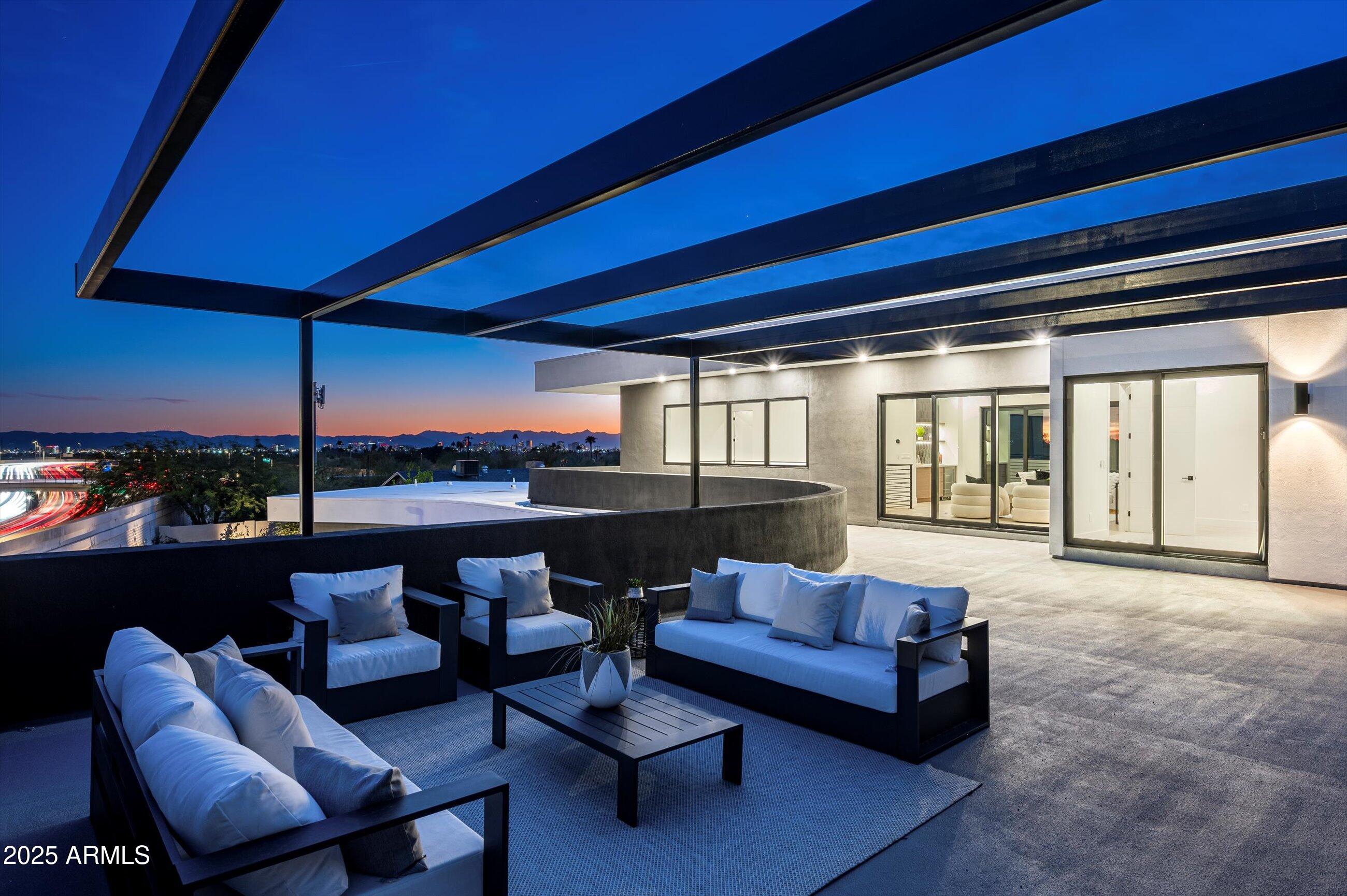 1831 E PALMAIRE Avenue