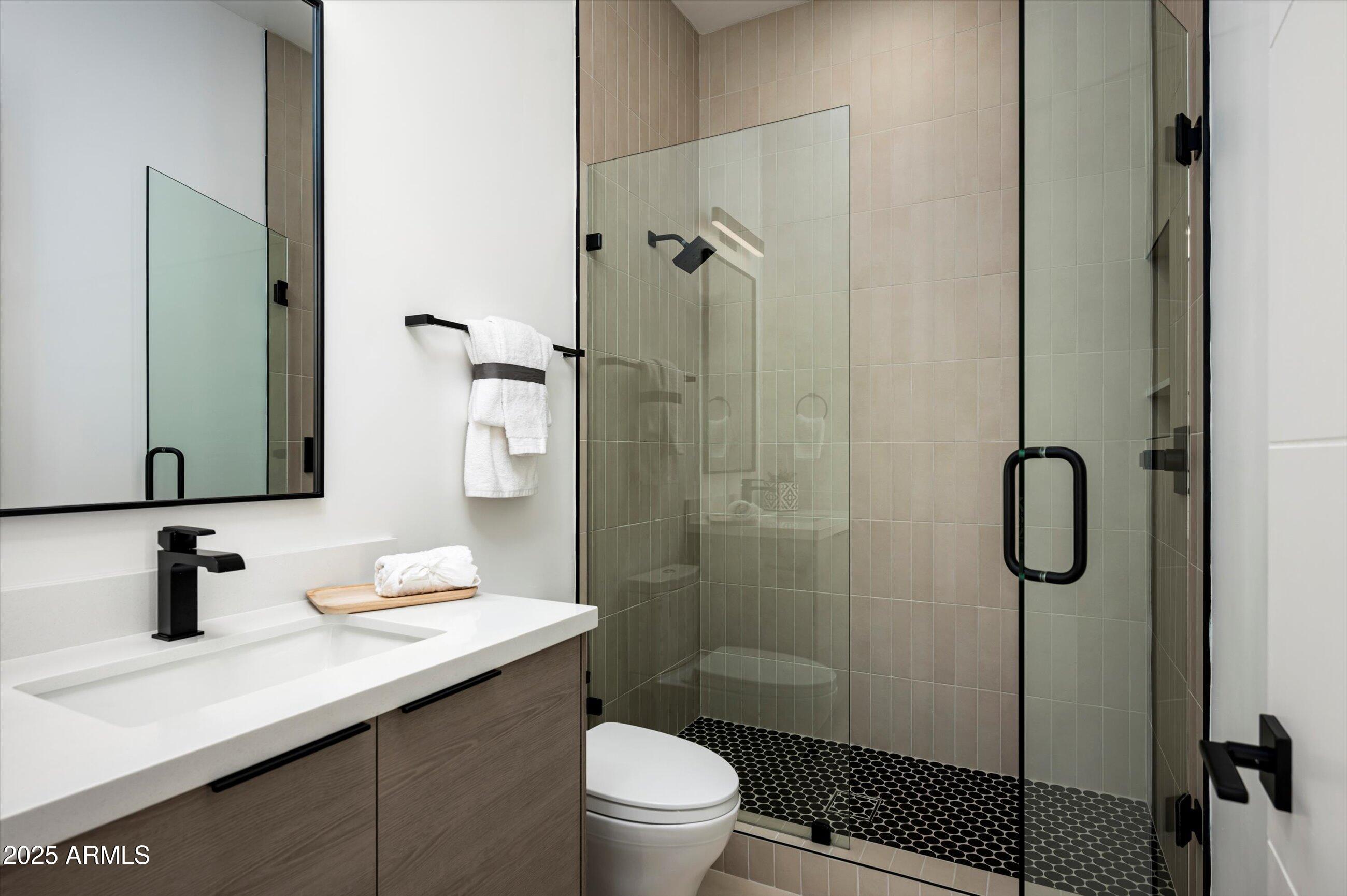 1831 E PALMAIRE Avenue