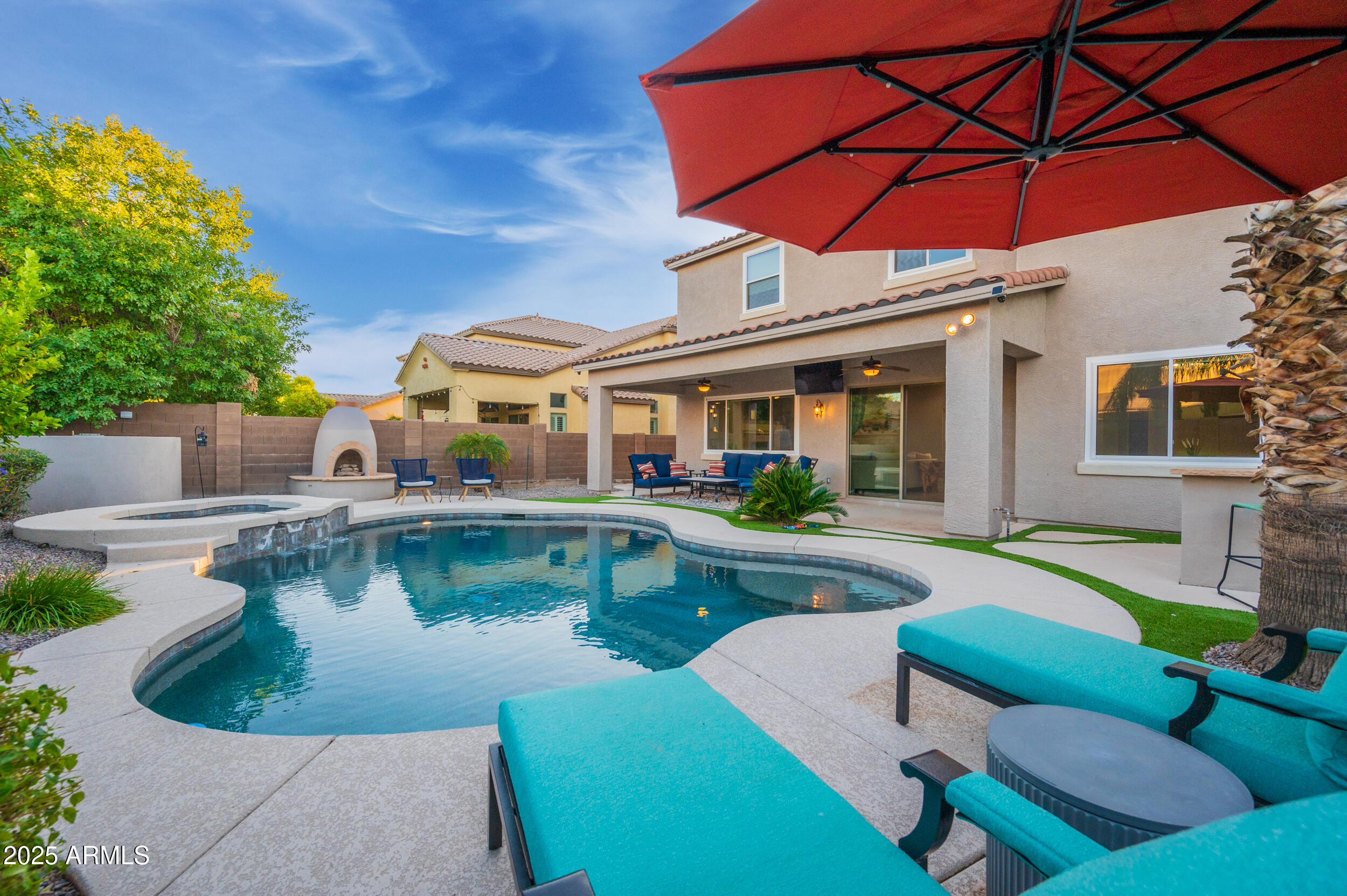 6311 S Roanoke Street