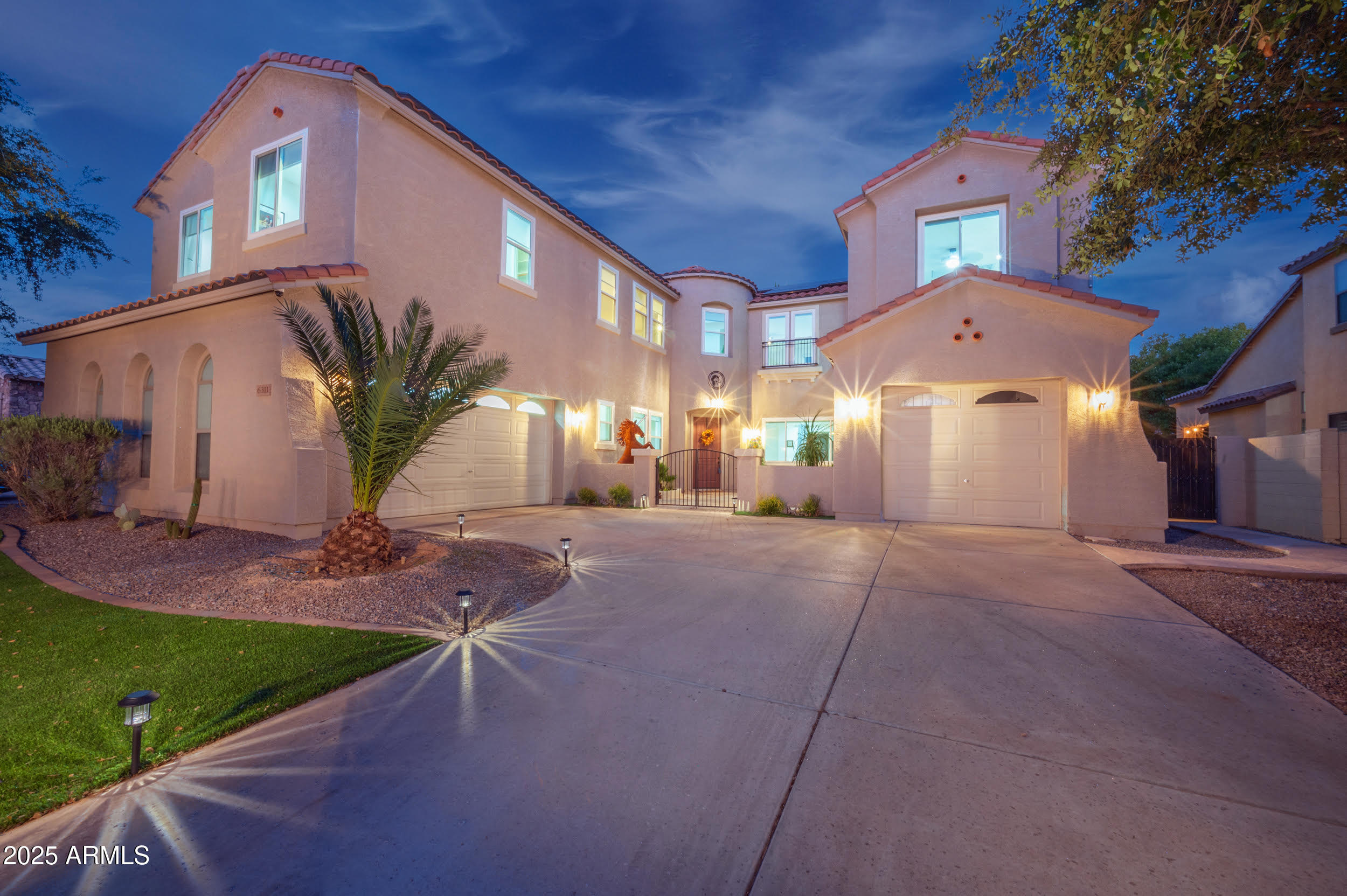 6311 S Roanoke Street