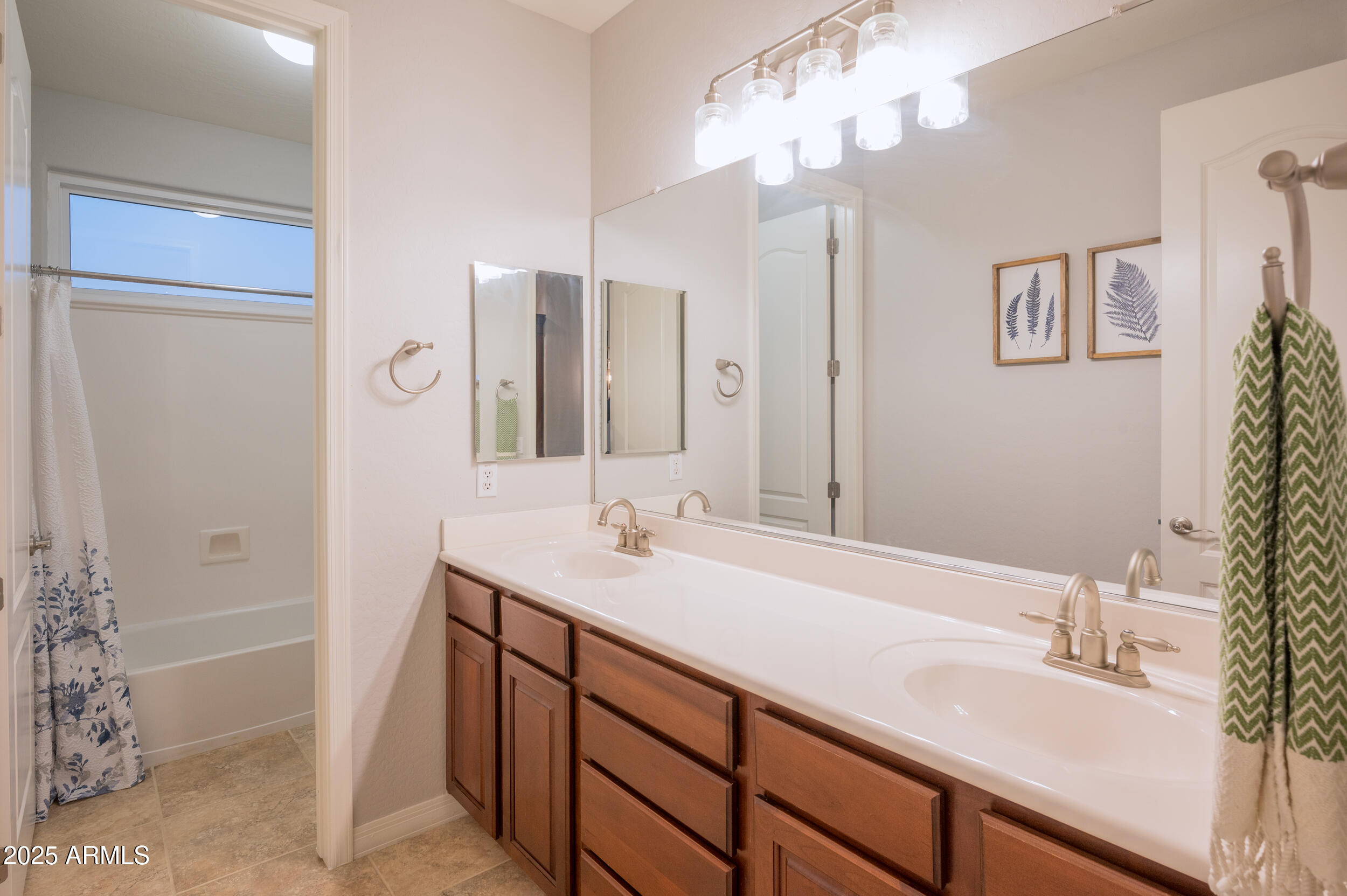 6311 S Roanoke Street