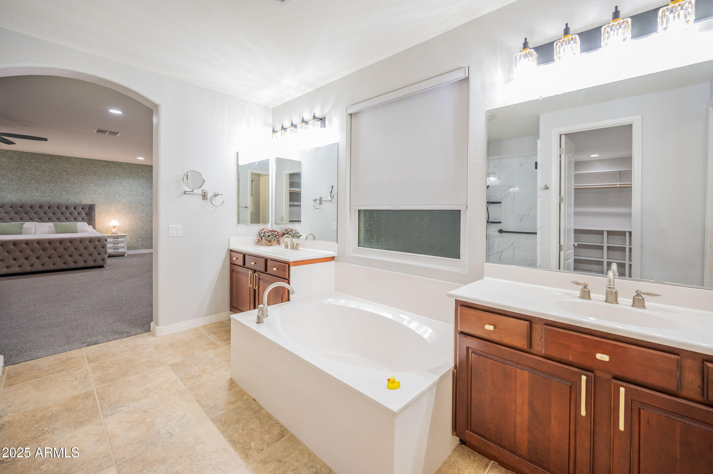 6311 S Roanoke Street