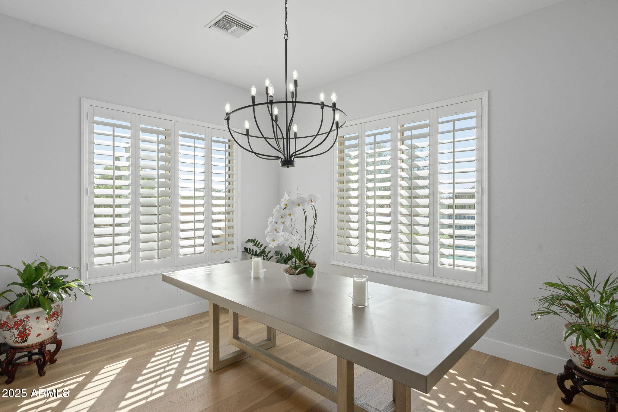 5216 E BARWICK Drive