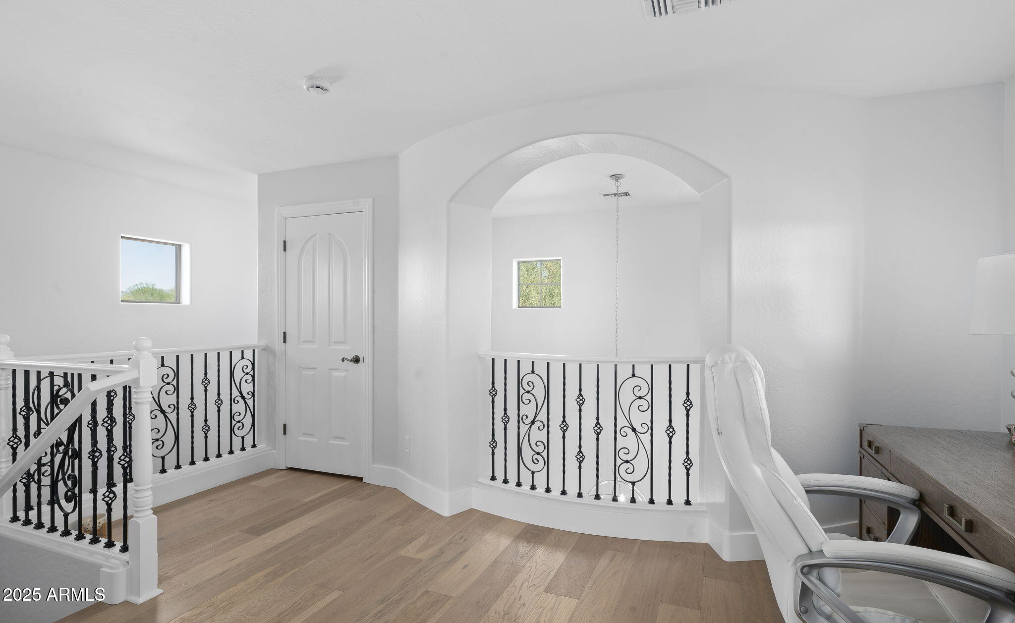 5216 E BARWICK Drive