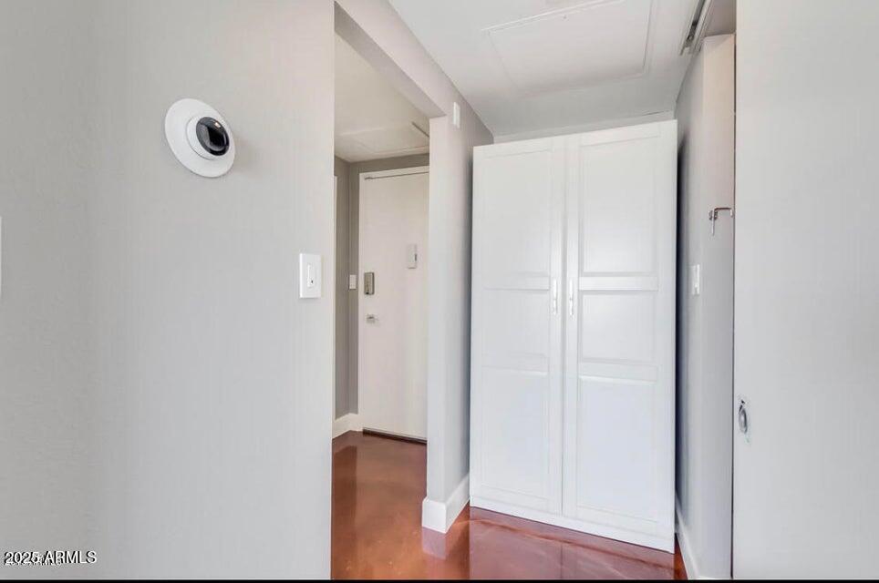 4750 N CENTRAL Avenue L8