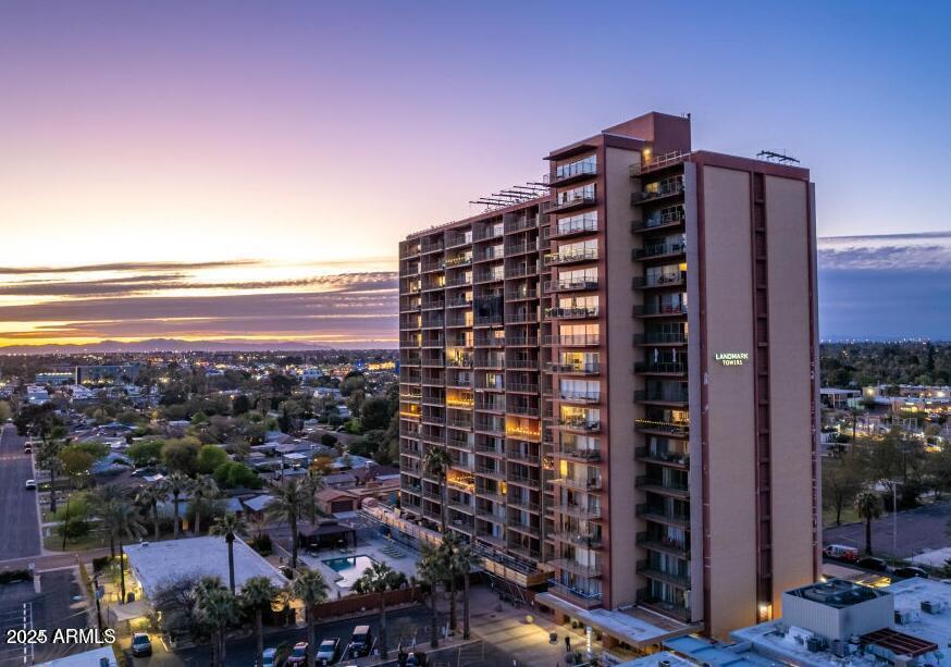 4750 N CENTRAL Avenue L8