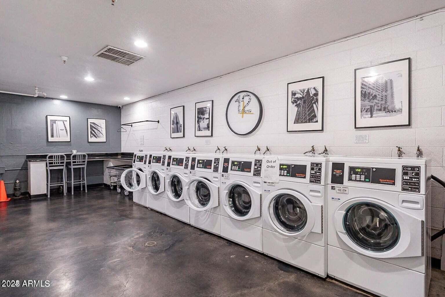 4750 N CENTRAL Avenue L8