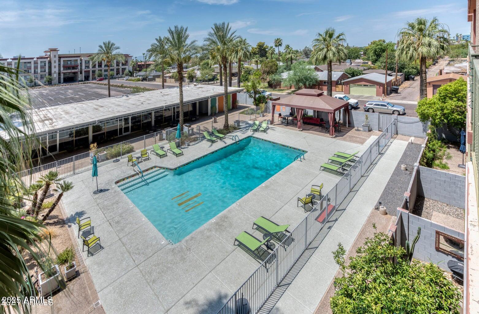 4750 N CENTRAL Avenue L8