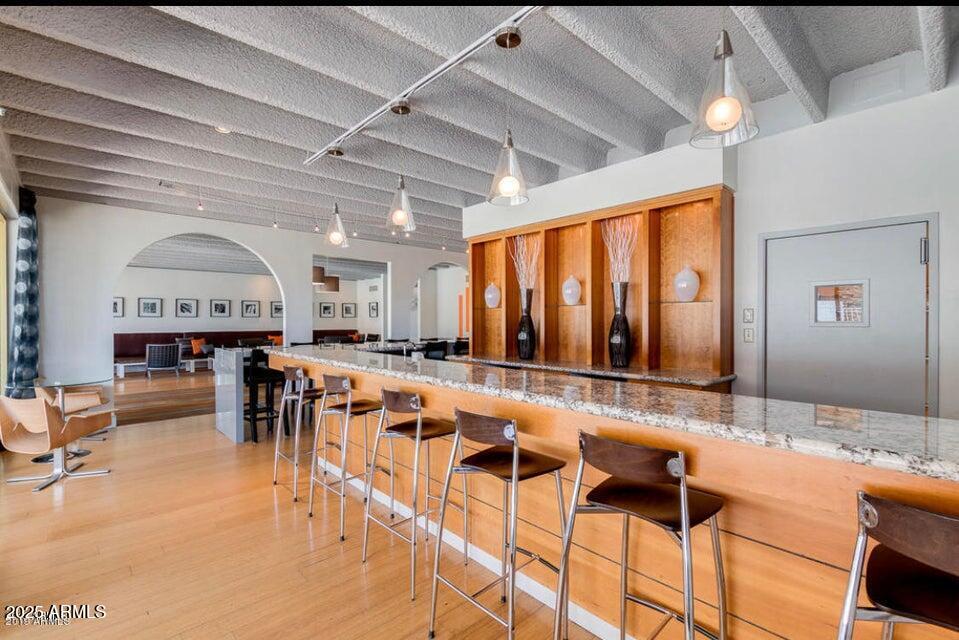 4750 N CENTRAL Avenue L8