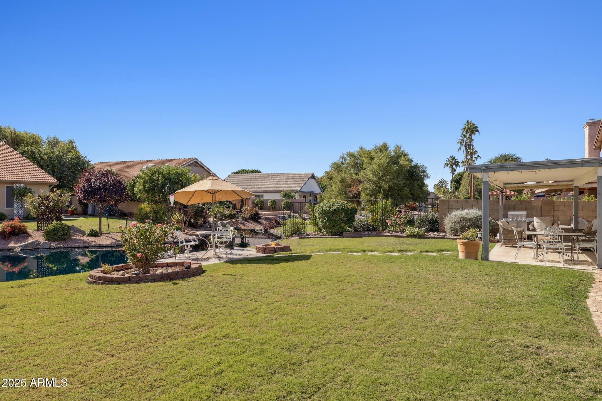 1467 E BOSTON Street