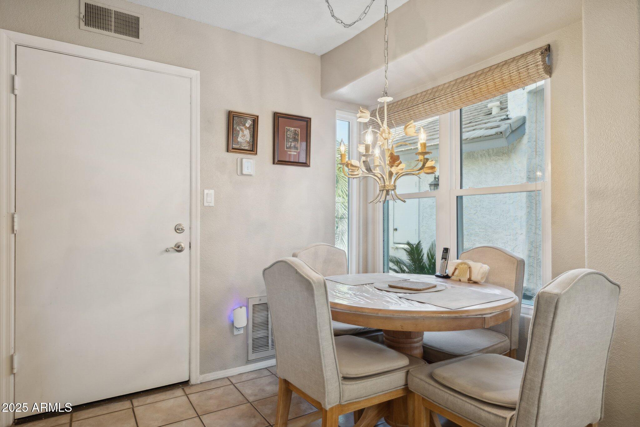 1467 E BOSTON Street