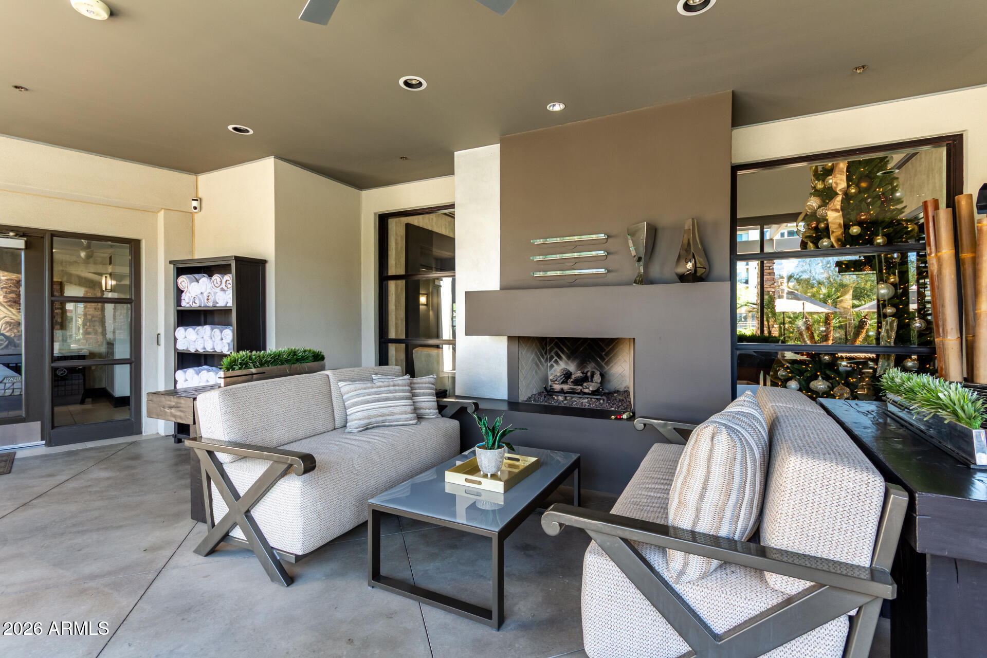 15802 N 71ST Street, 406