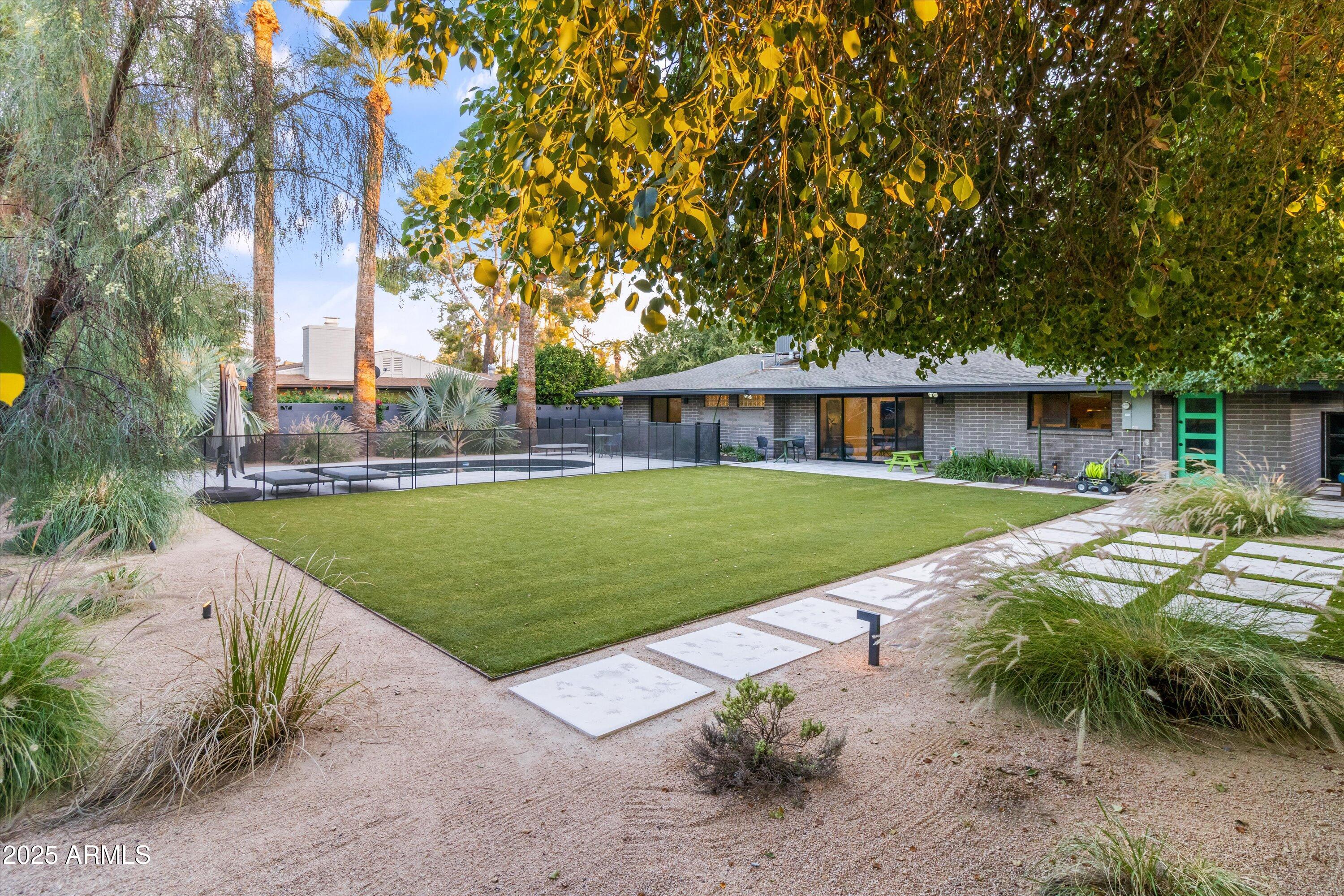 328 E WAGON WHEEL Drive