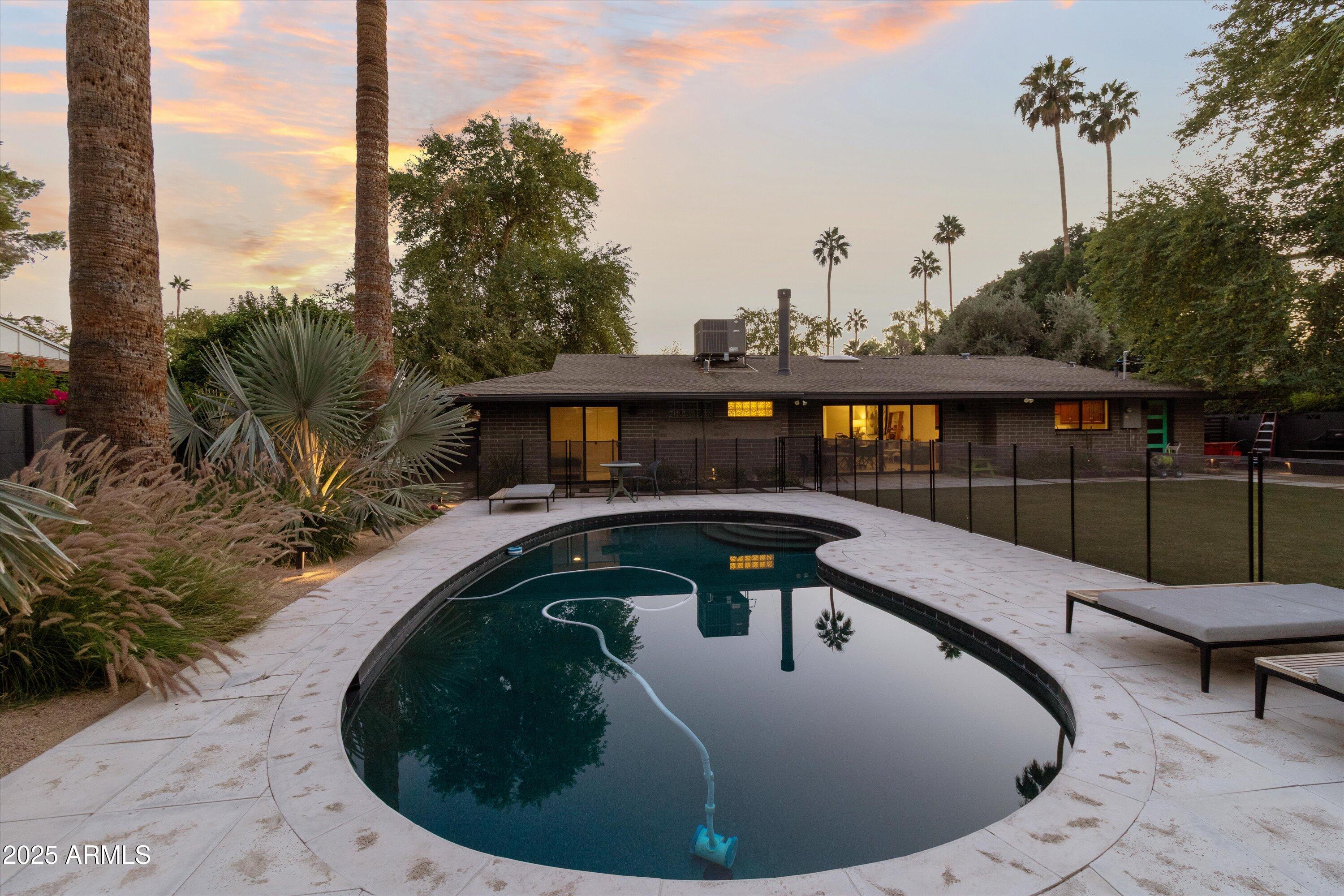 328 E WAGON WHEEL Drive