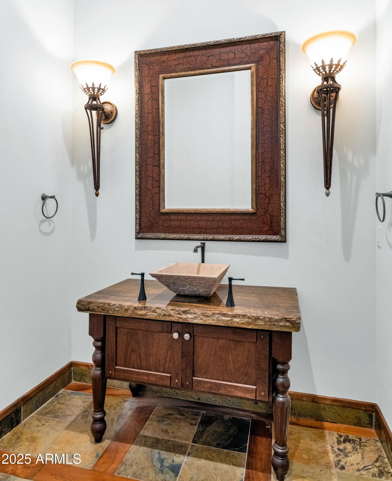 7233 E ROYAL PALM Road