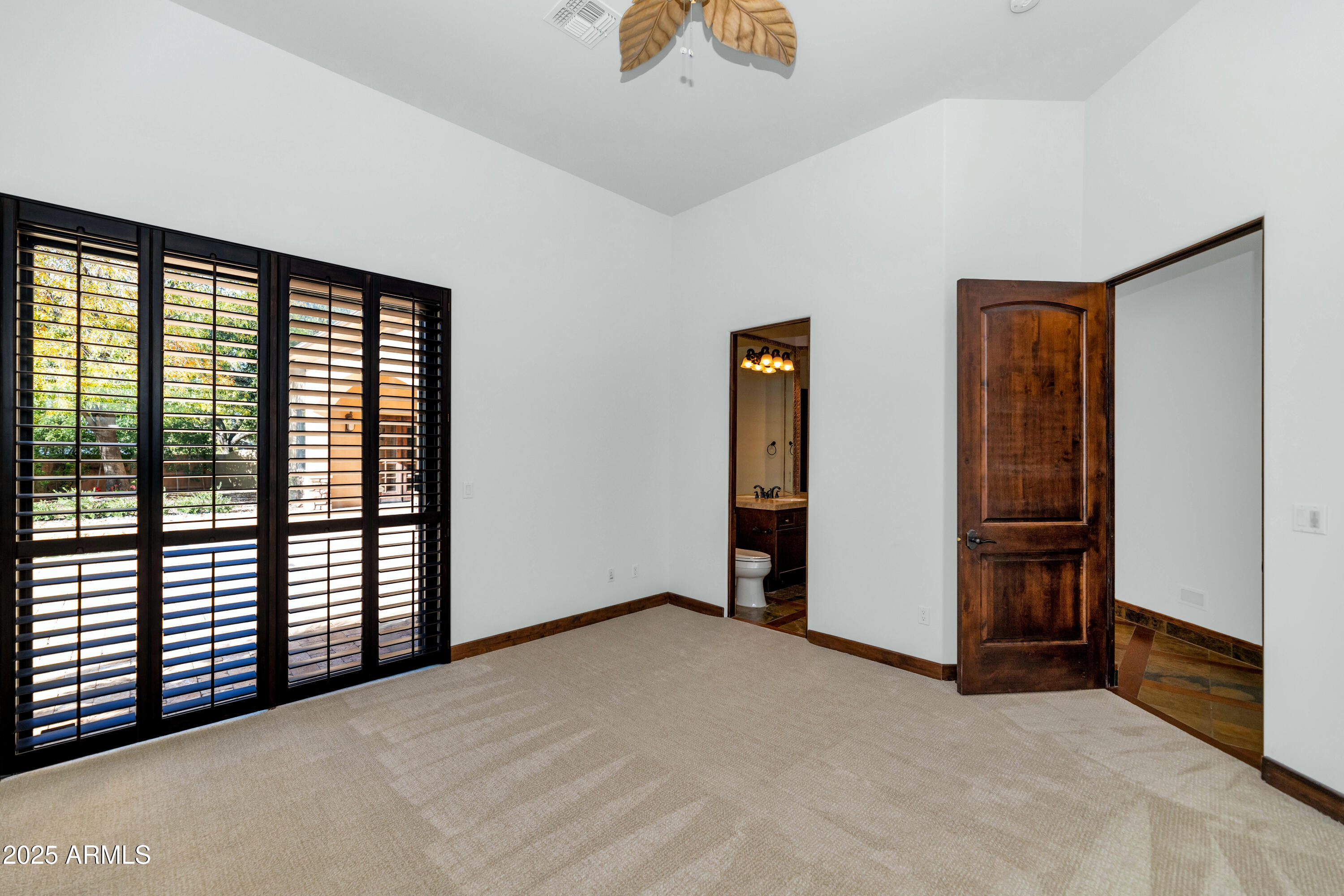 7233 E ROYAL PALM Road