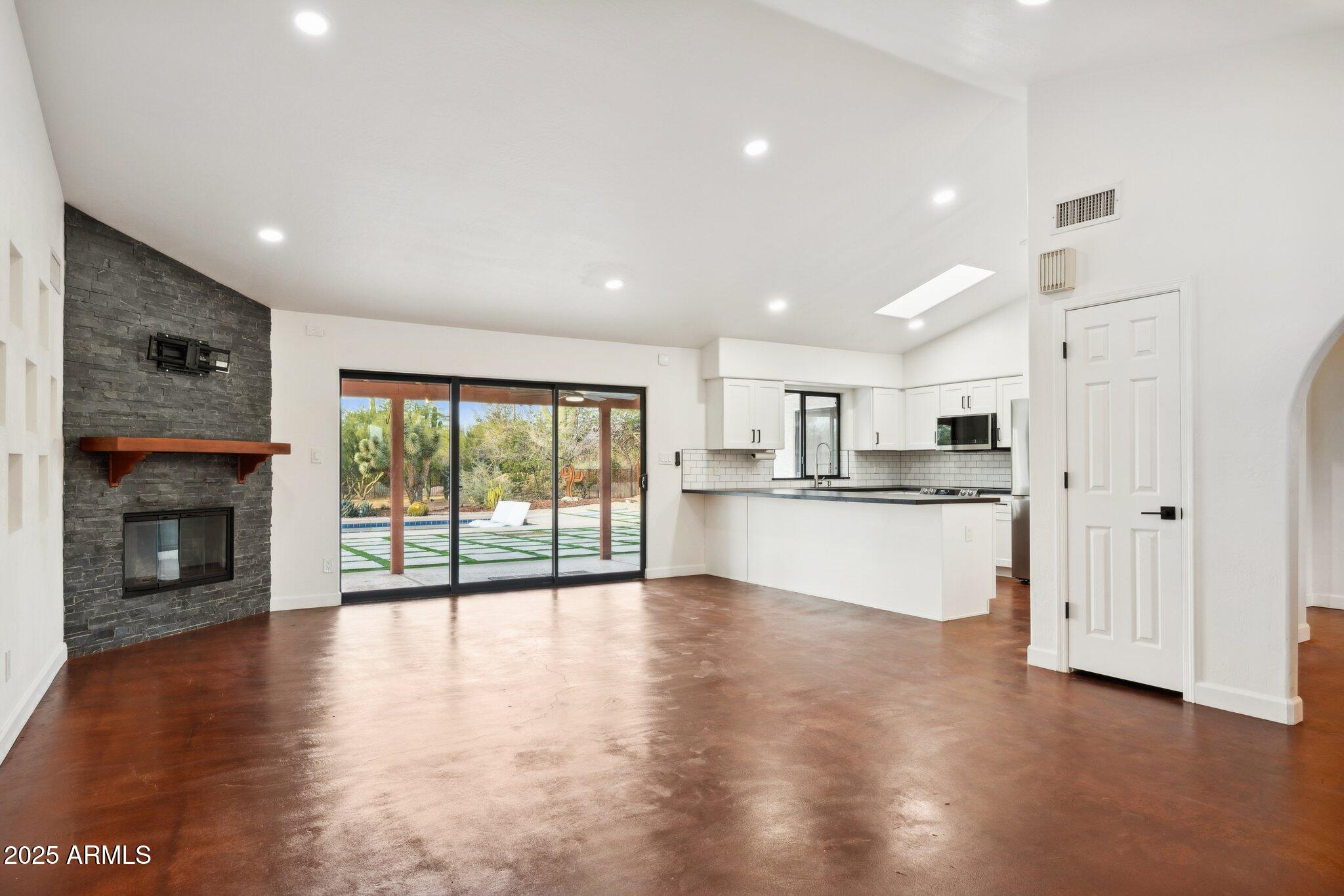 6548 E BARWICK Drive