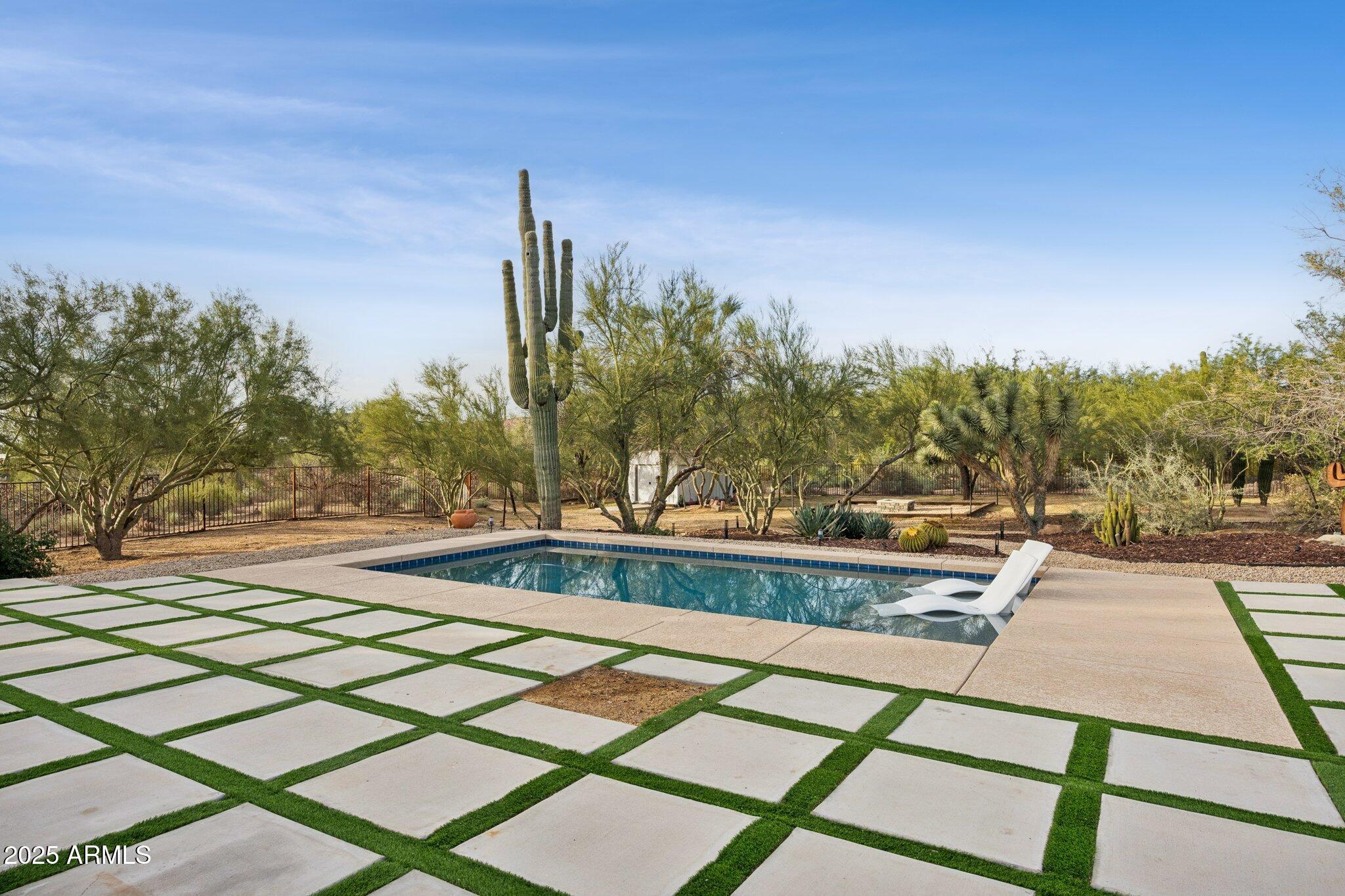 6548 E BARWICK Drive